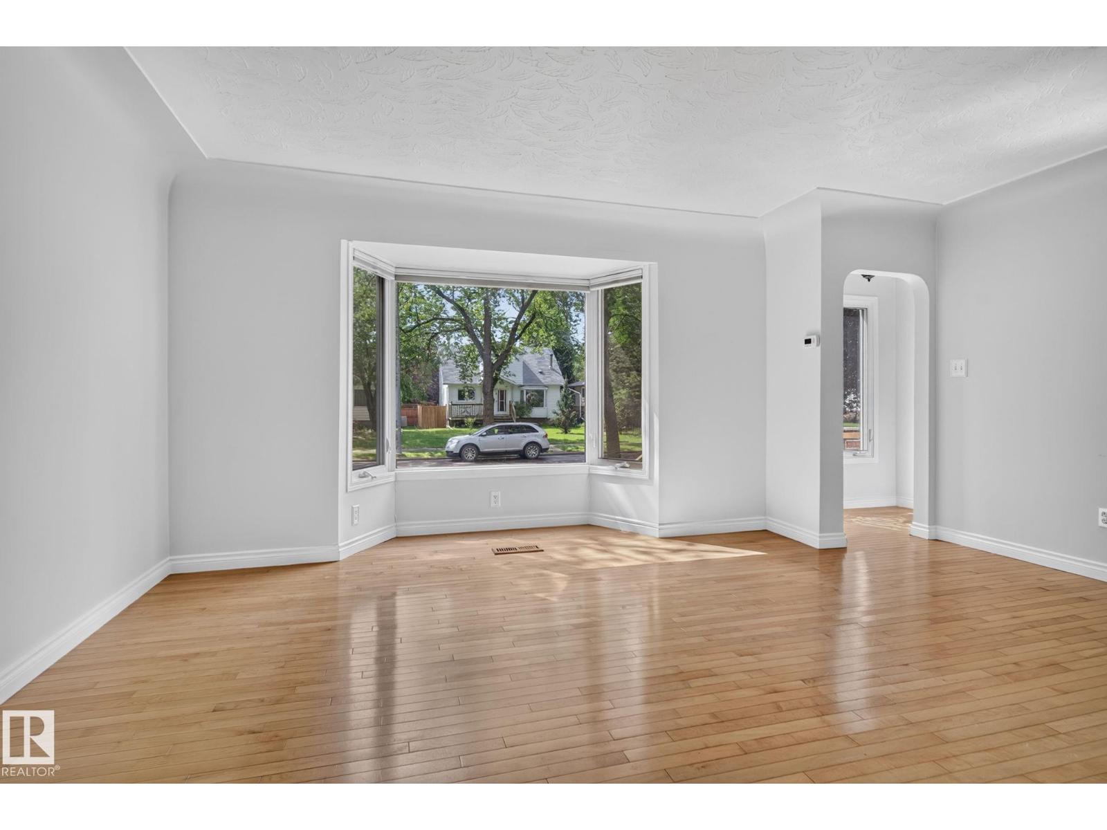 10508 67 Av Nw Nw Property Photo 9