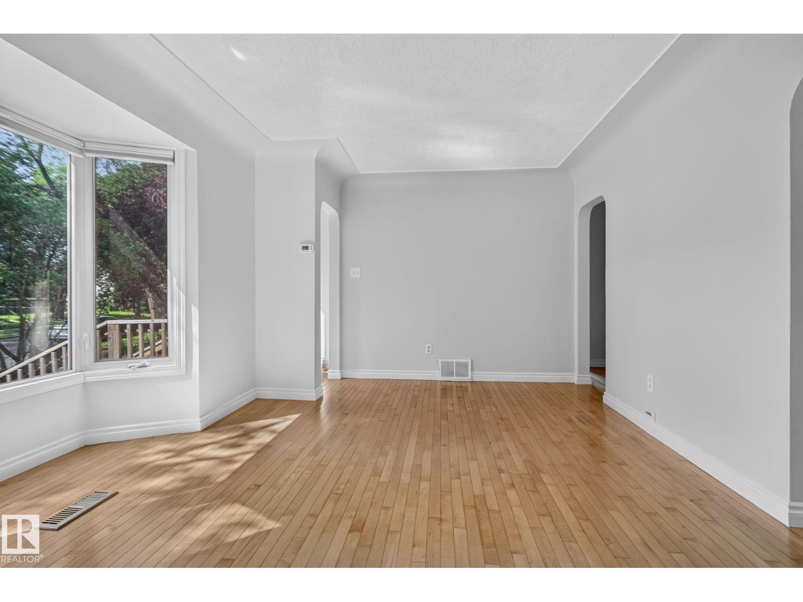 10508 67 Av Nw Nw Property Photo 10