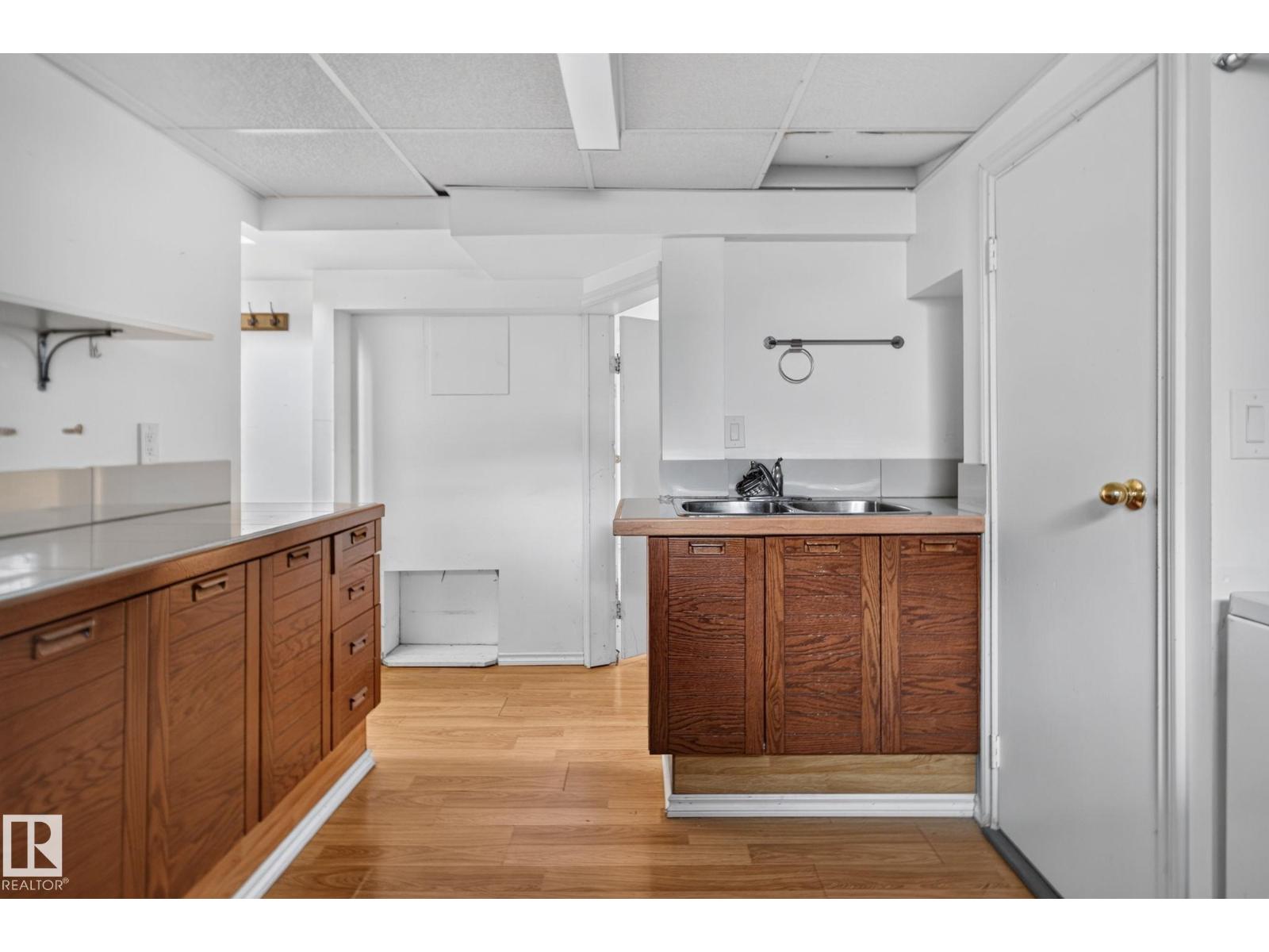 10508 67 Av Nw Nw Property Photo 17