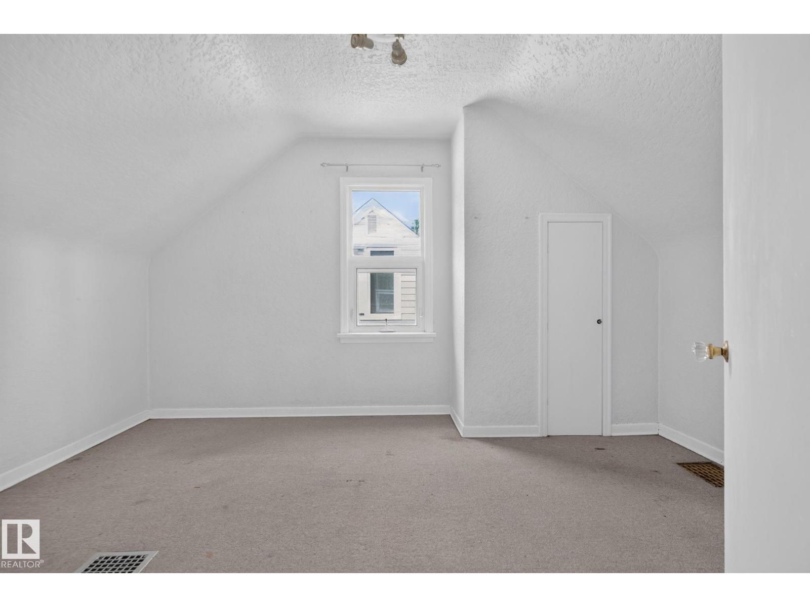 10508 67 Av Nw Nw Property Photo 30