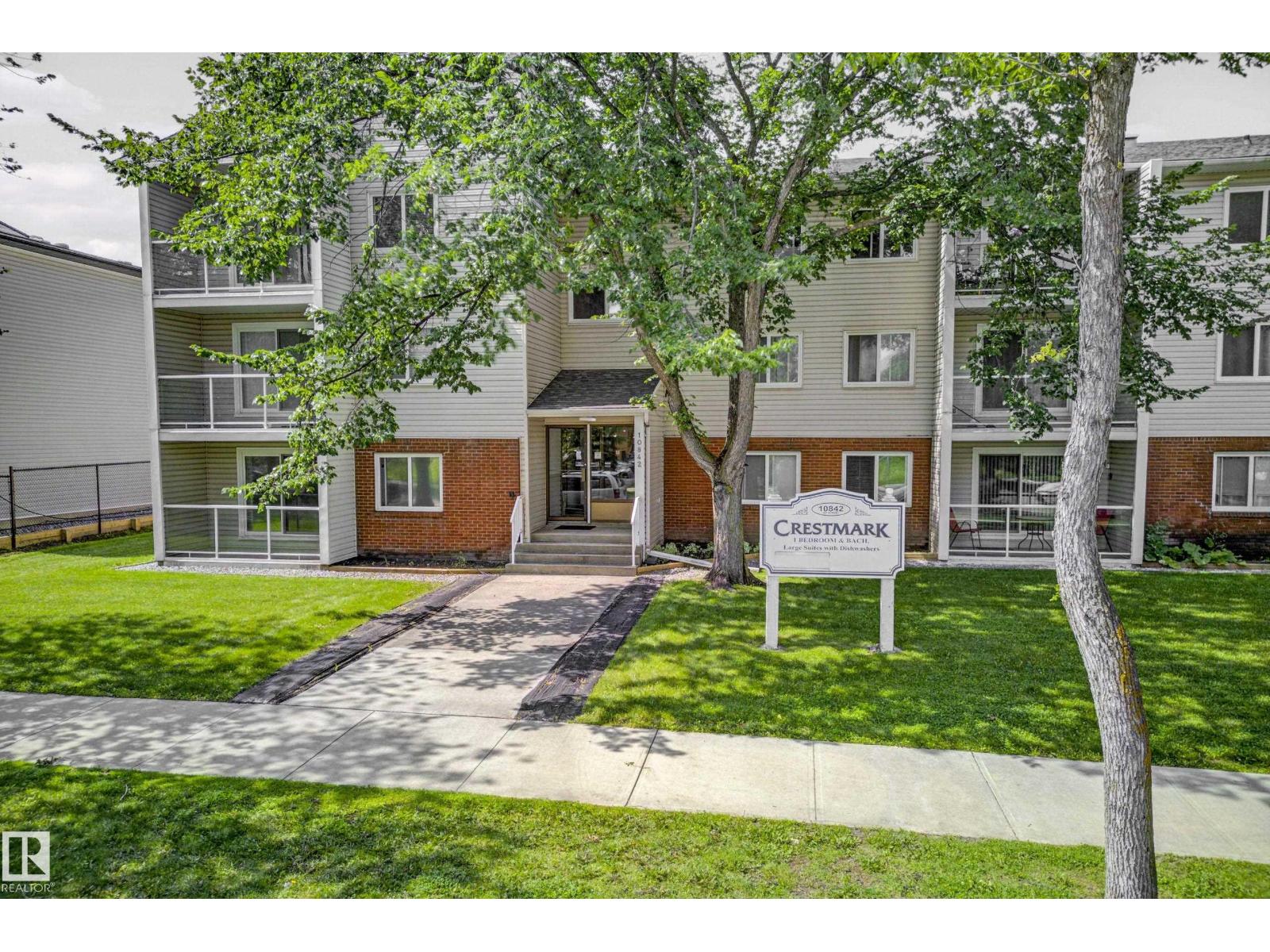 #206 10842 107 St Nw Property Photo 16