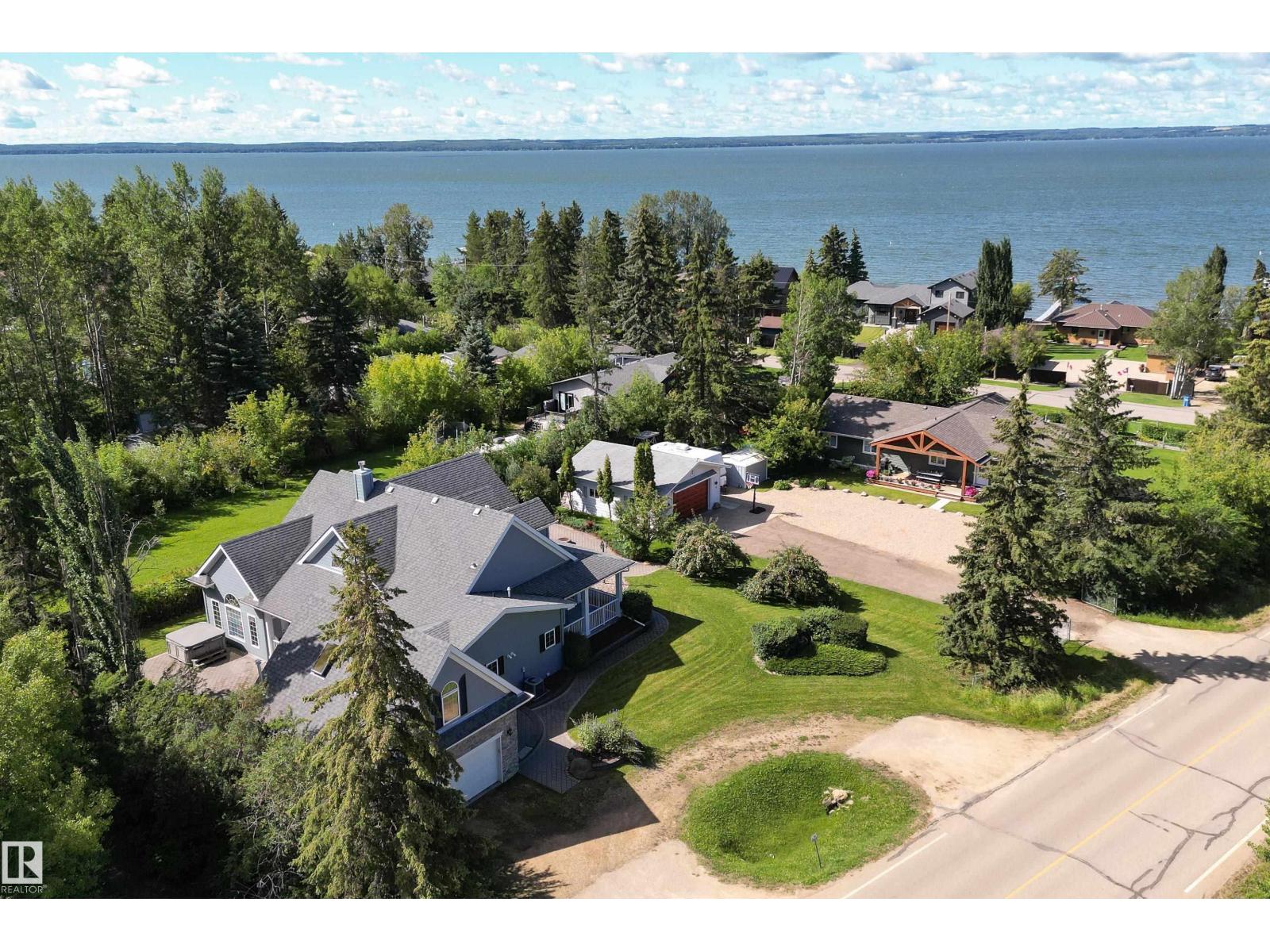 2a Silver Beach Rd Property Photo 3