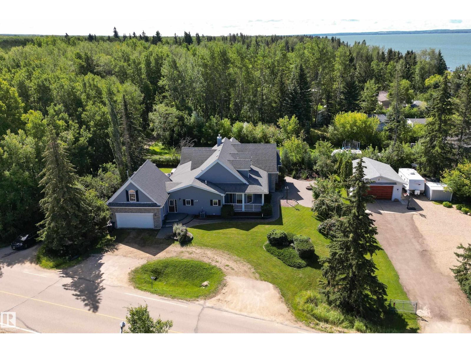2a Silver Beach Rd Property Photo 8