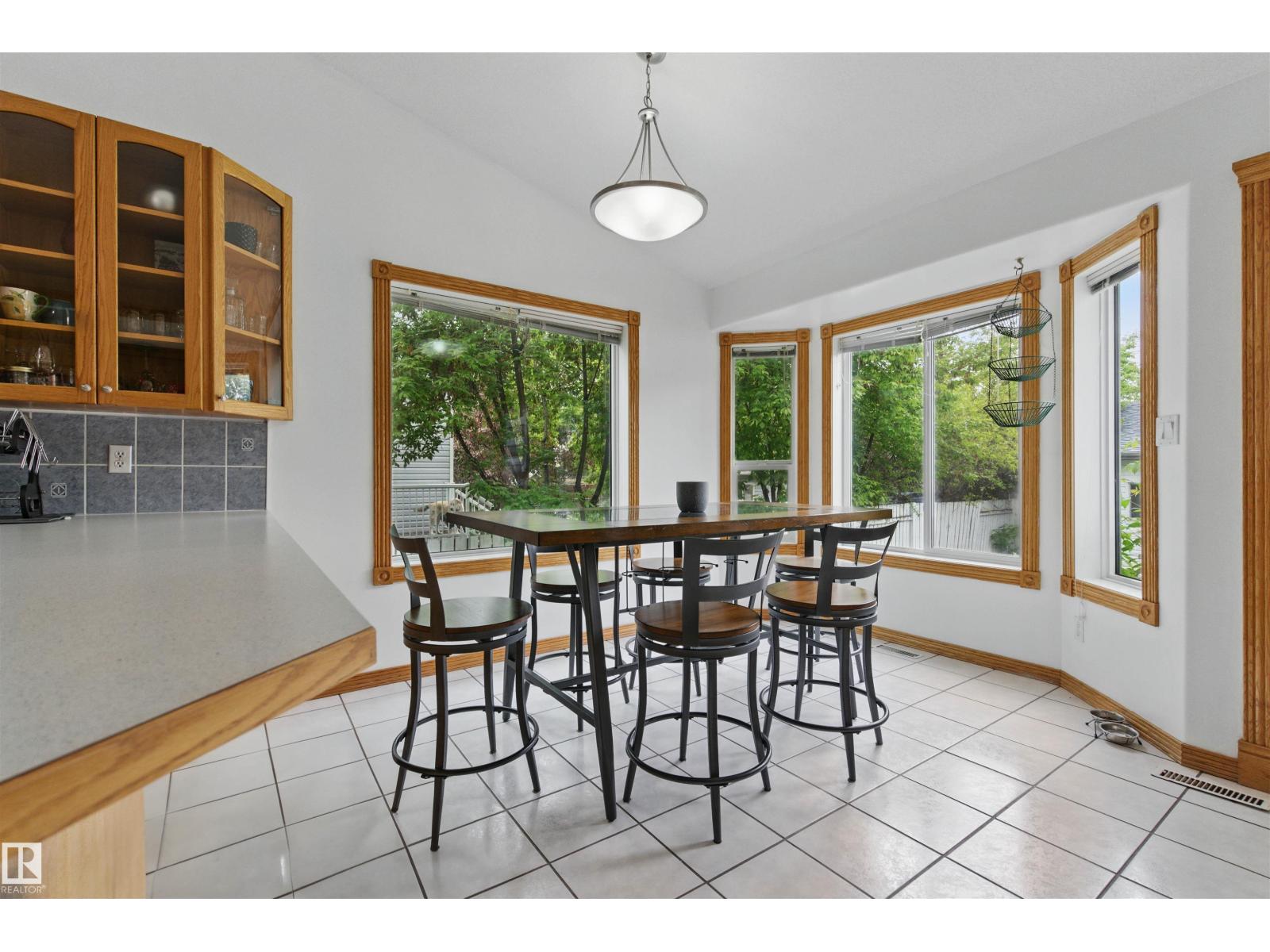 9716 160 St Nw Property Photo 4