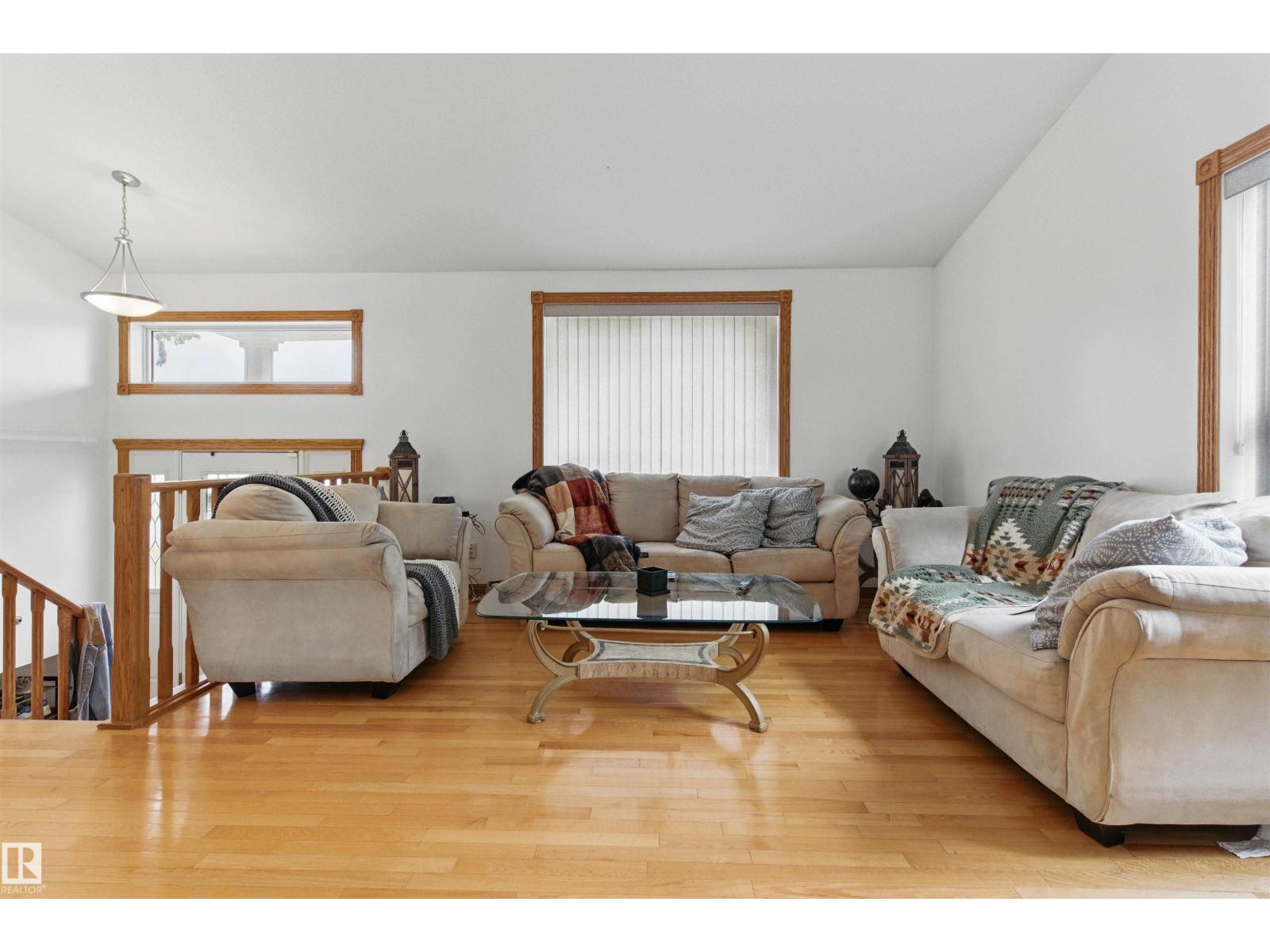 9716 160 St Nw Property Photo 6