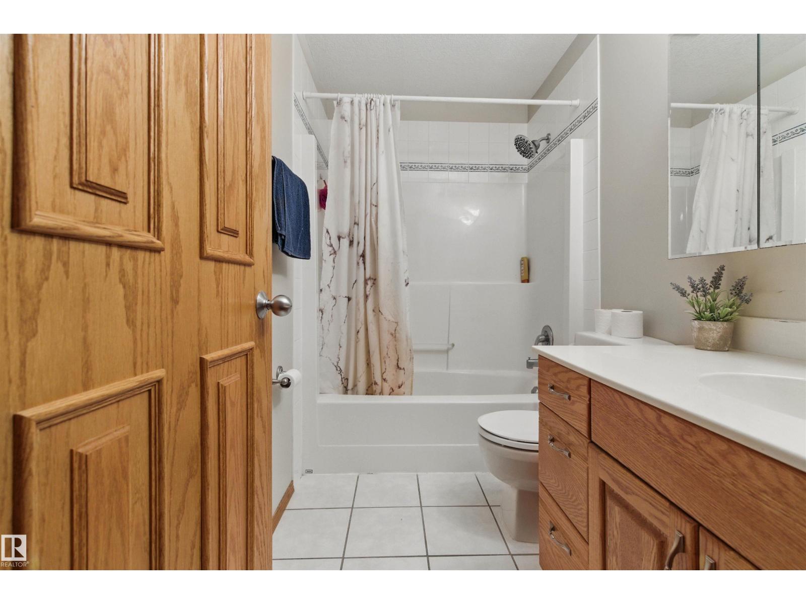 9716 160 St Nw Property Photo 7