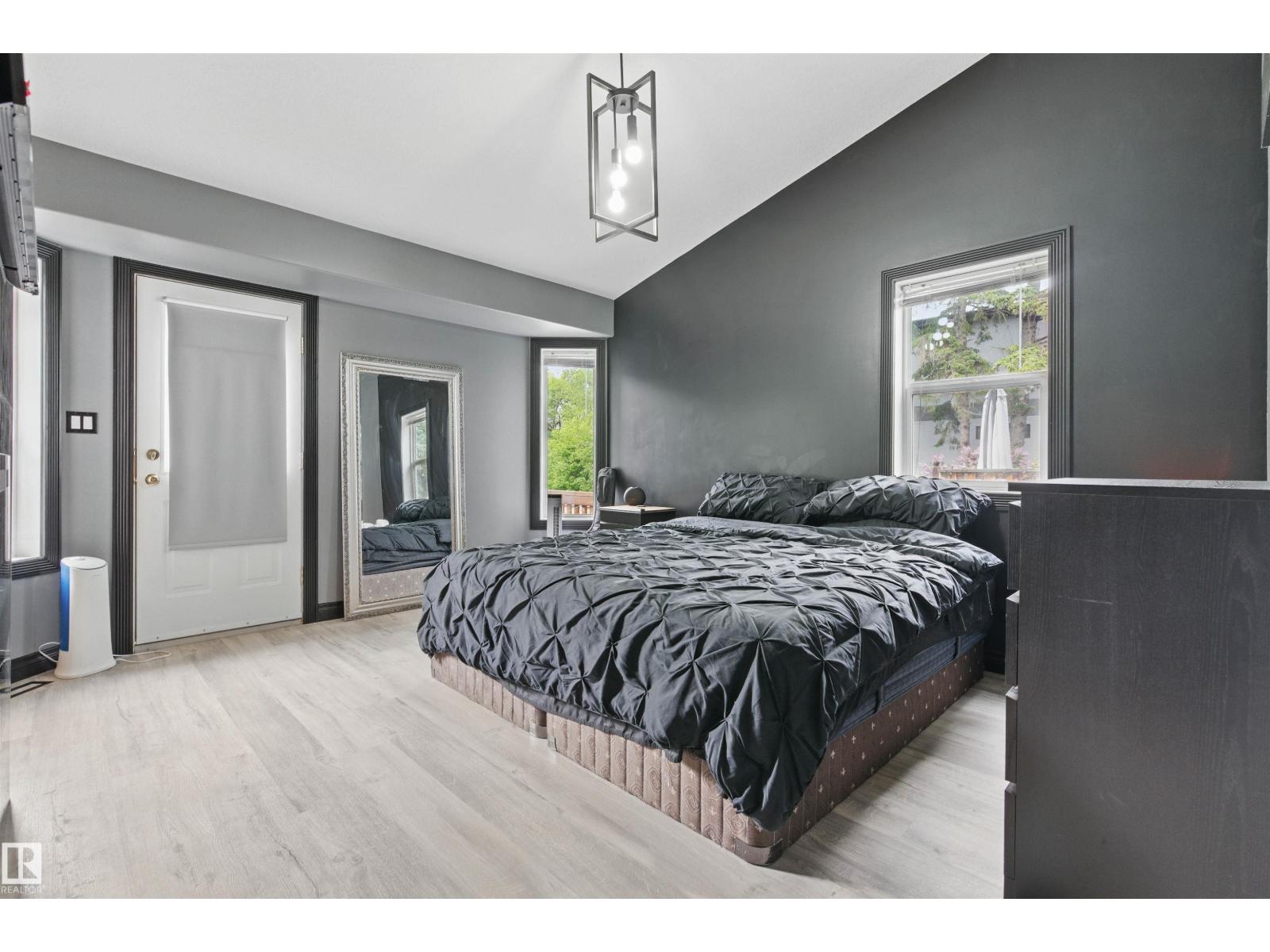 9716 160 St Nw Property Photo 8