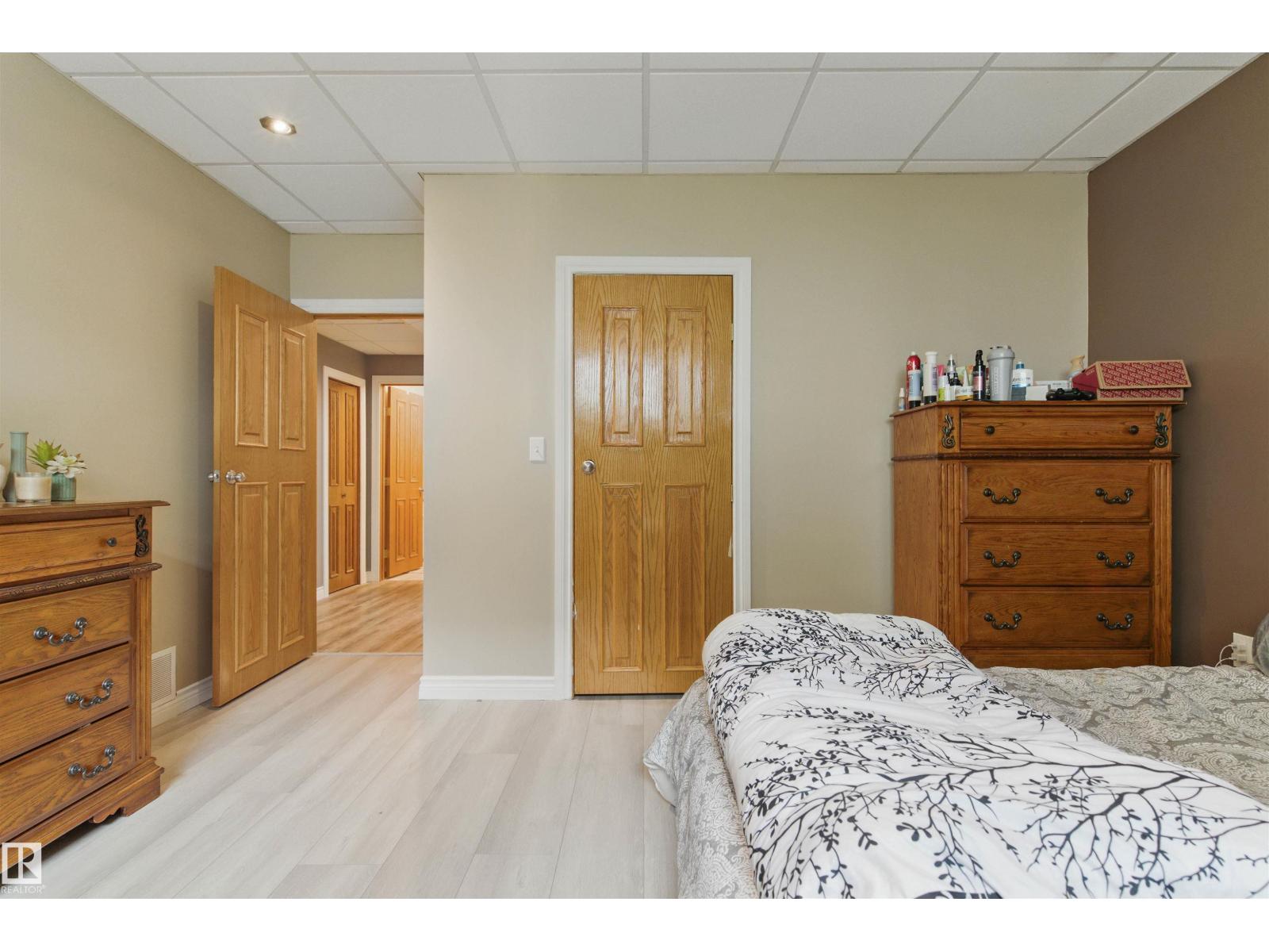 9716 160 St Nw Property Photo 20