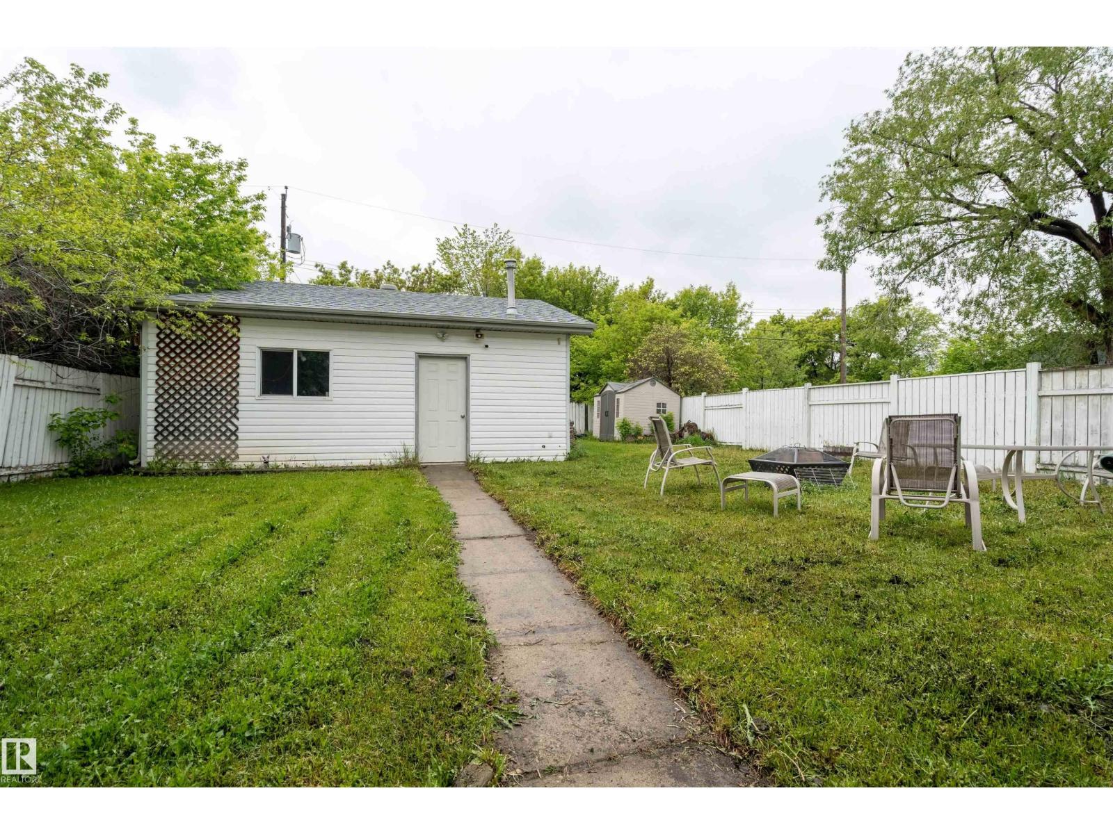9716 160 St Nw Property Photo 24