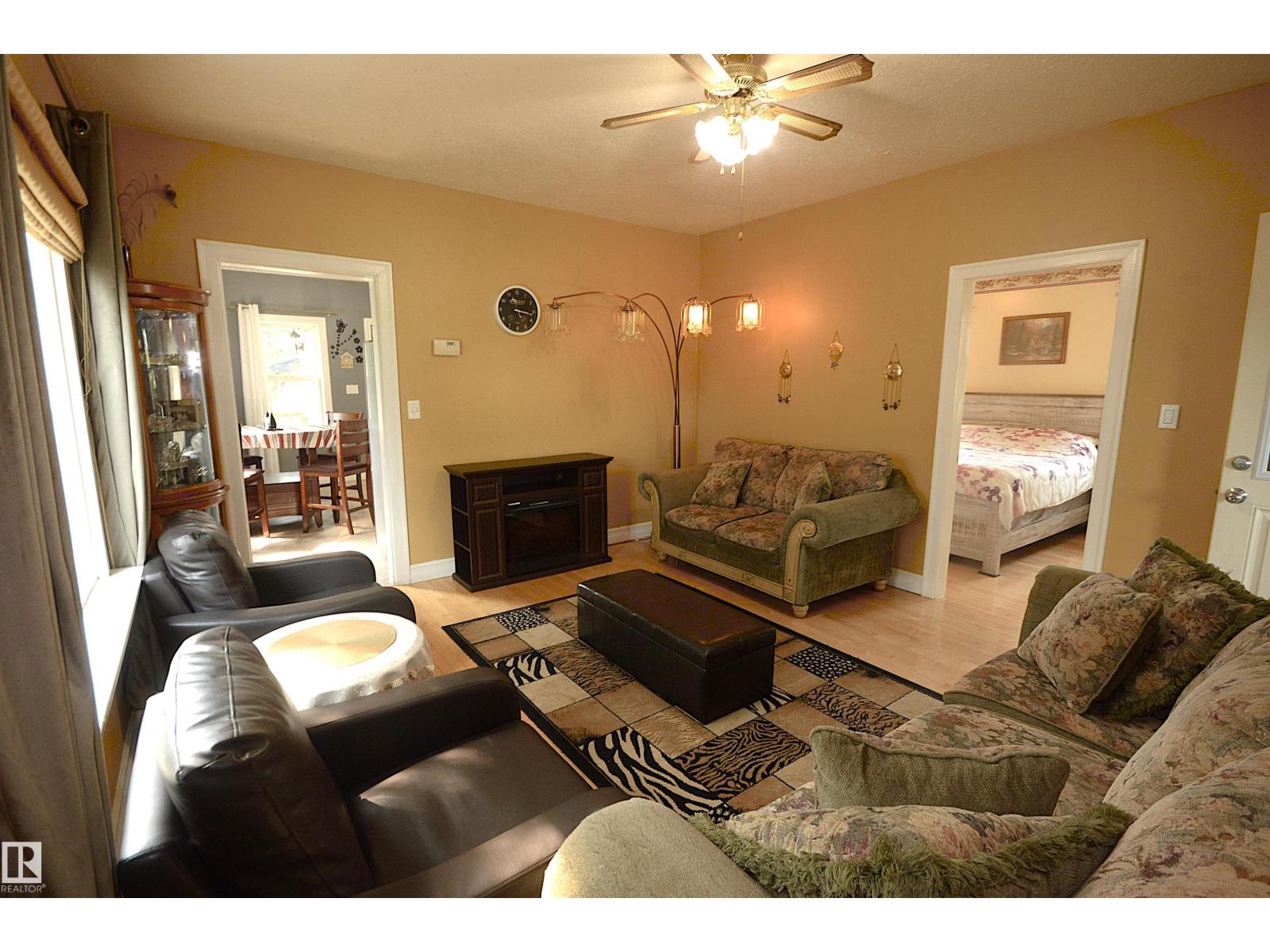 4802 50 St Property Photo 11
