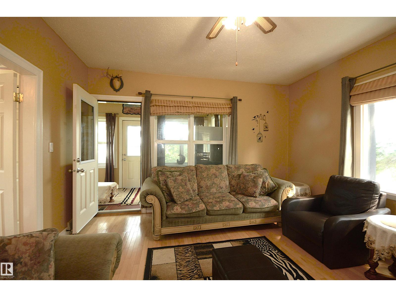 4802 50 St Property Photo 12