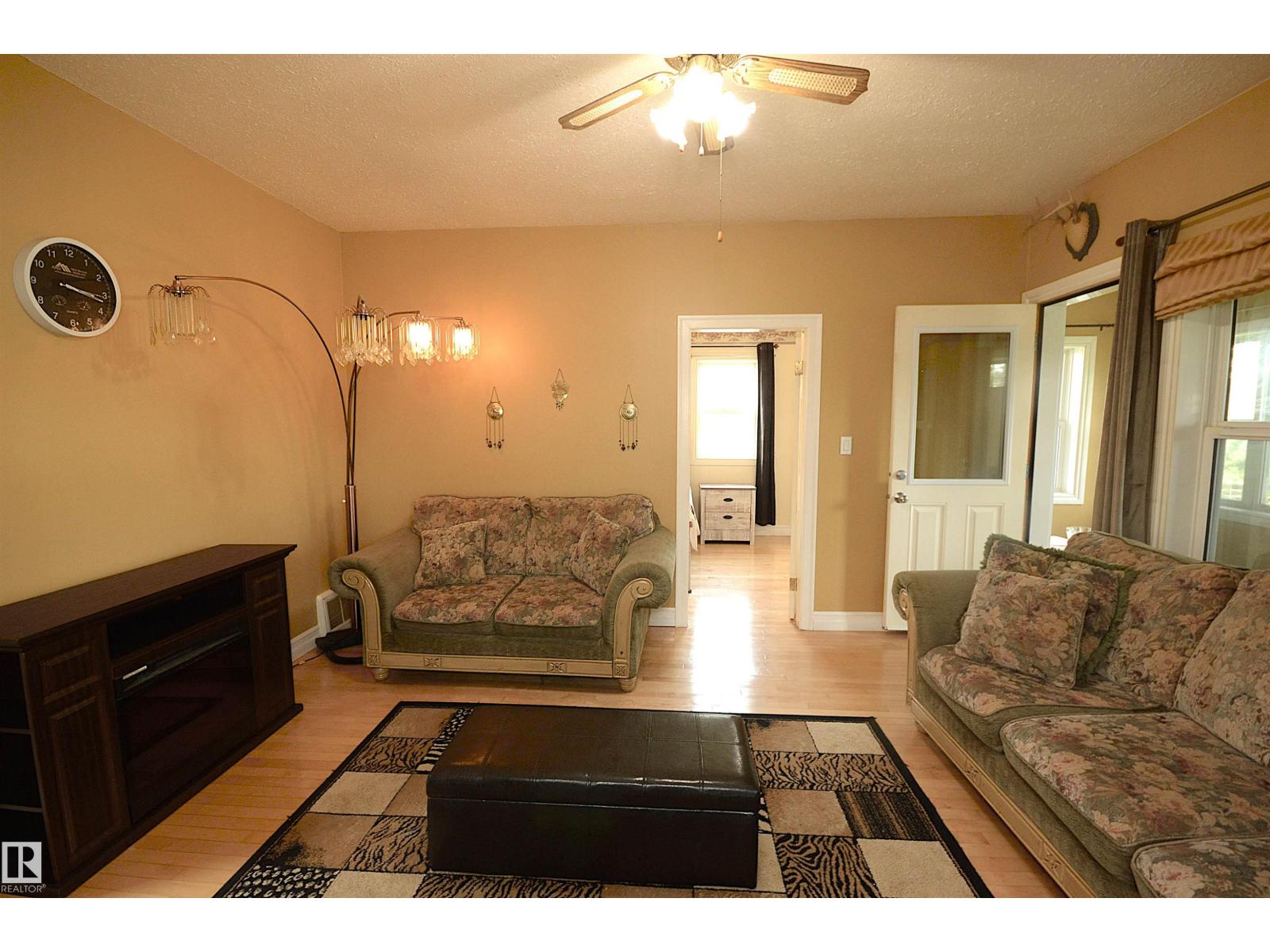 4802 50 St Property Photo 13