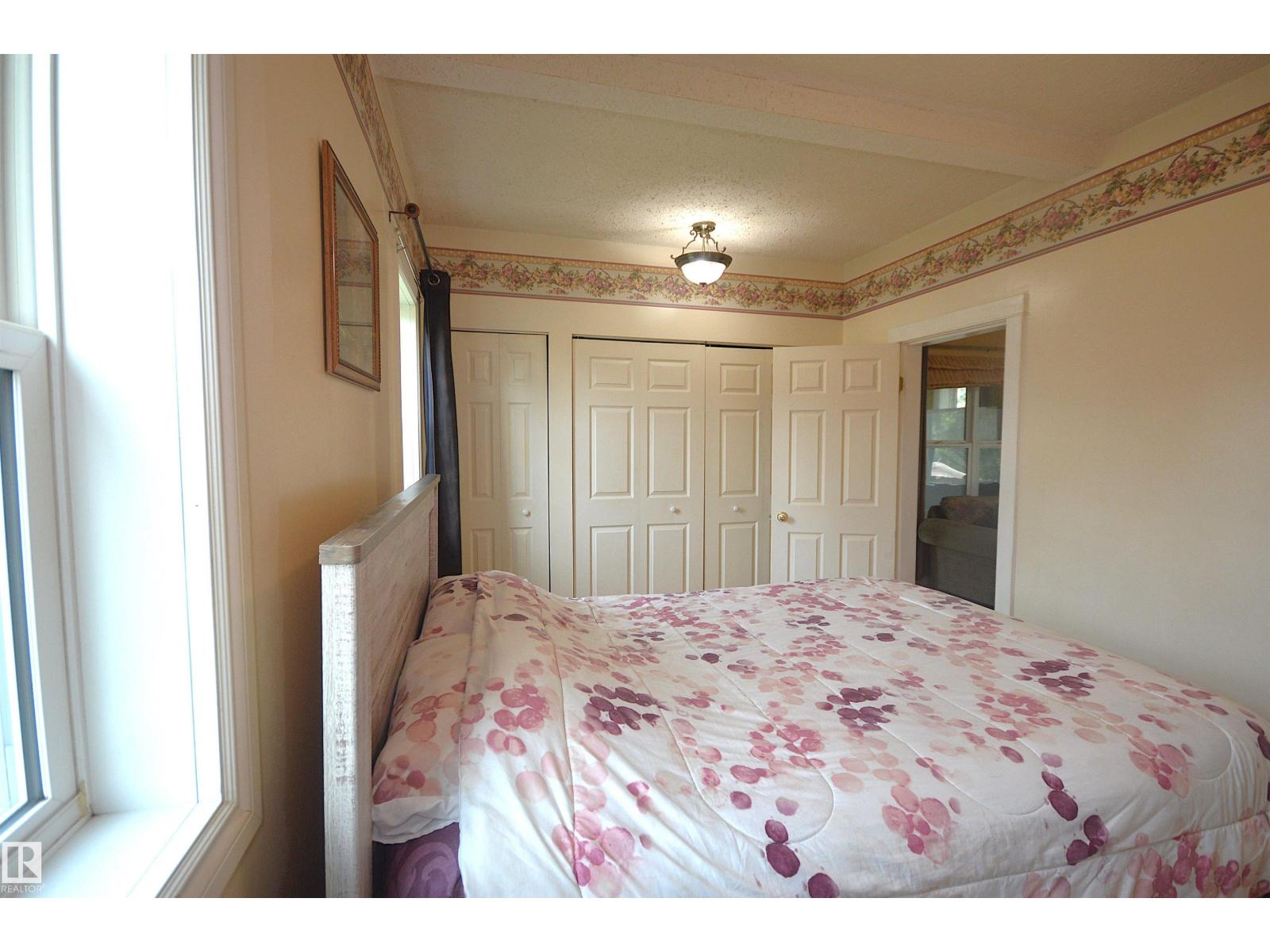 4802 50 St Property Photo 17