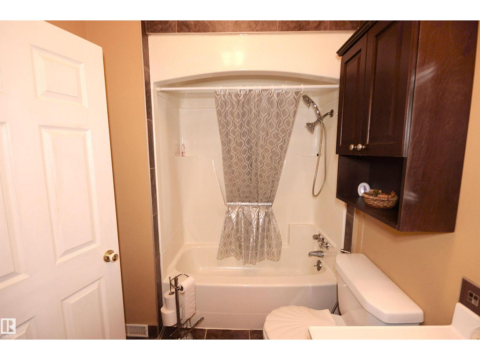4802 50 St Property Photo 20