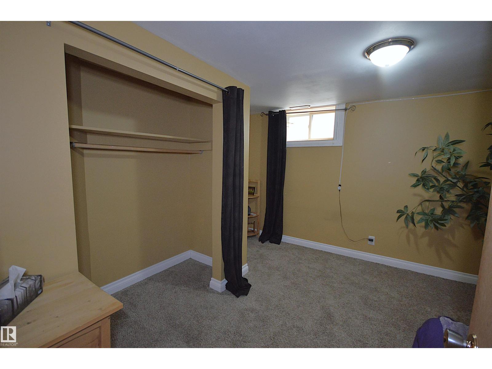 4802 50 St Property Photo 24