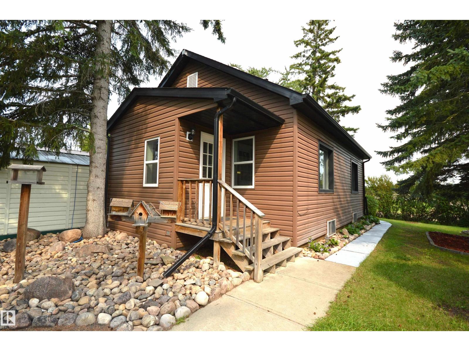 4802 50 St Property Photo 38