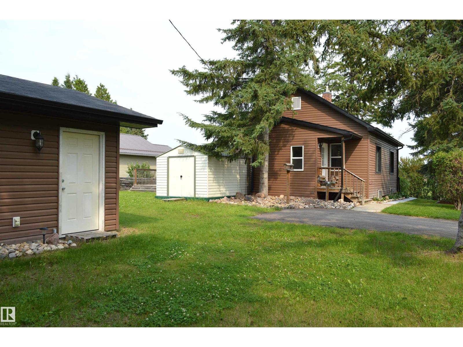 4802 50 St Property Photo 39