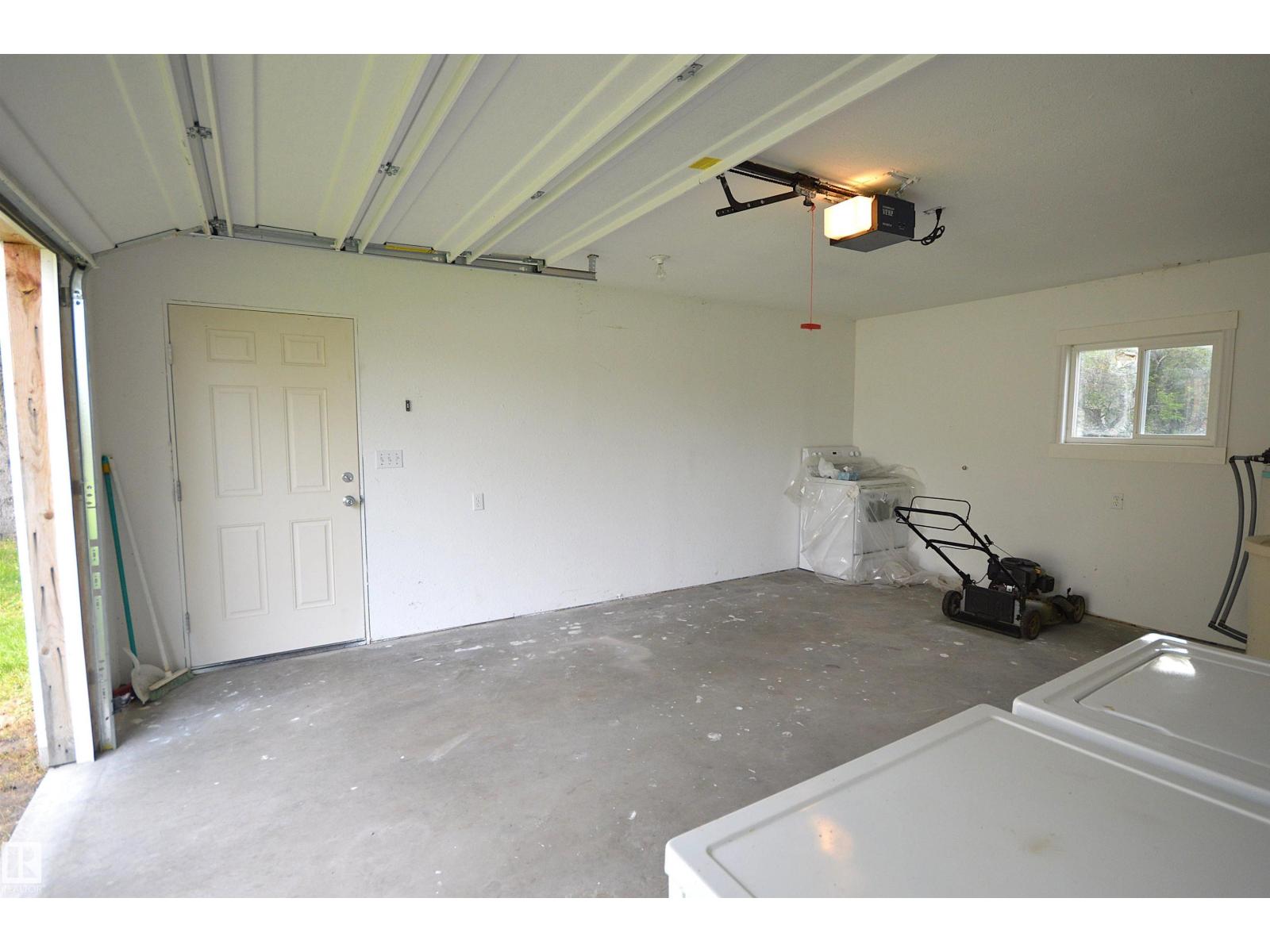 4802 50 St Property Photo 42