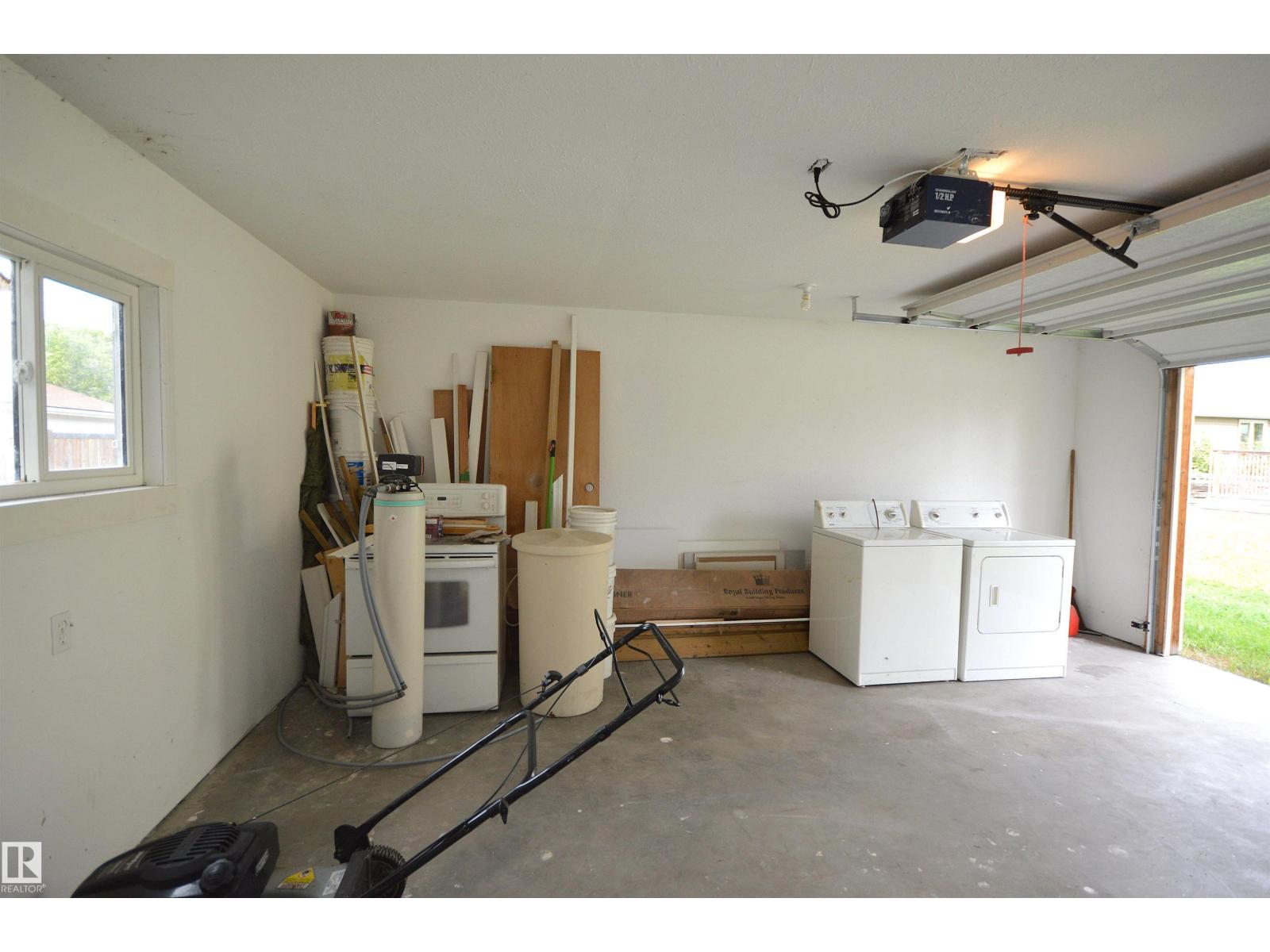 4802 50 St Property Photo 43