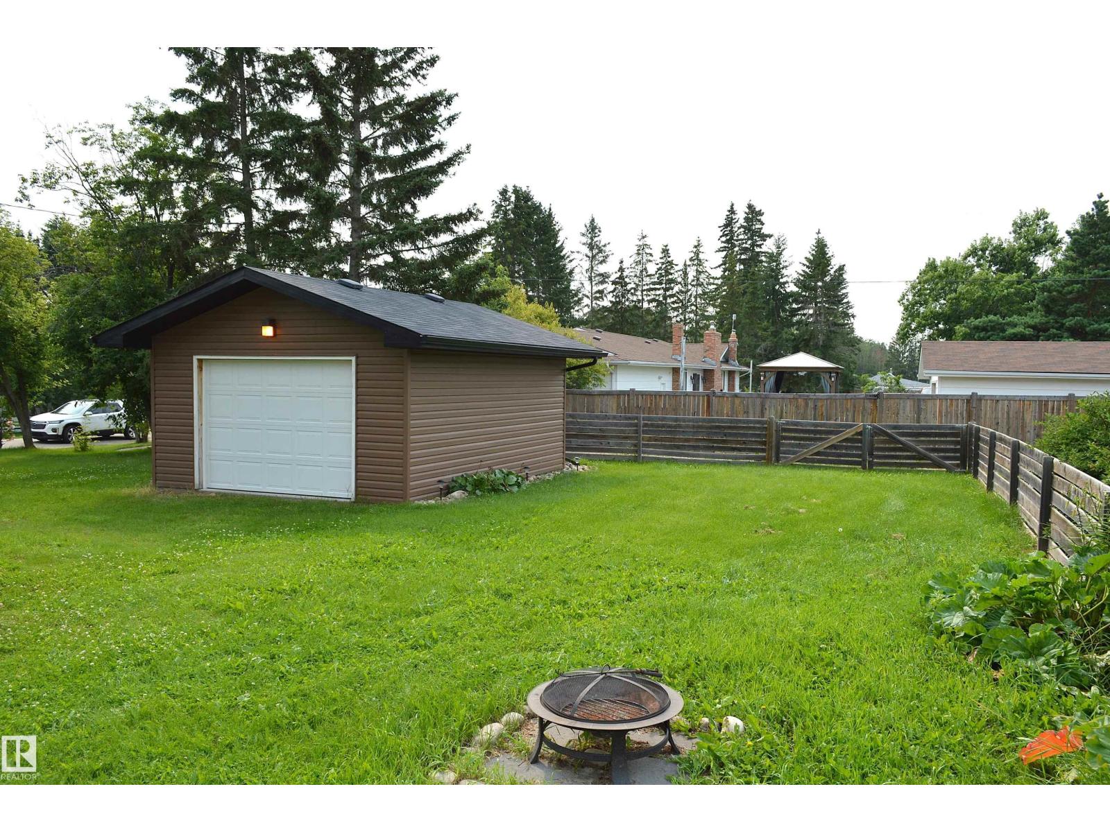 4802 50 St Property Photo 45