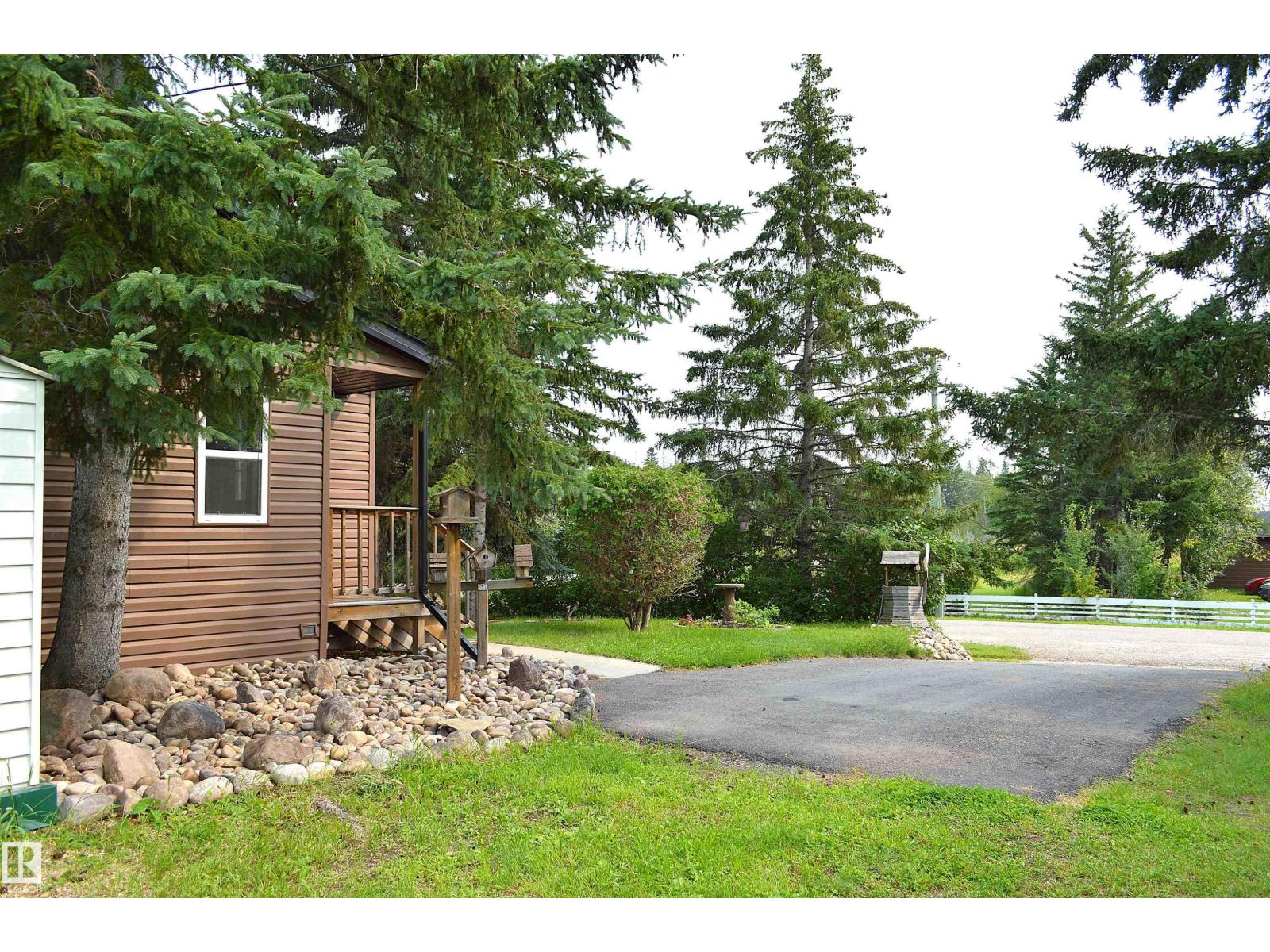 4802 50 St Property Photo 51