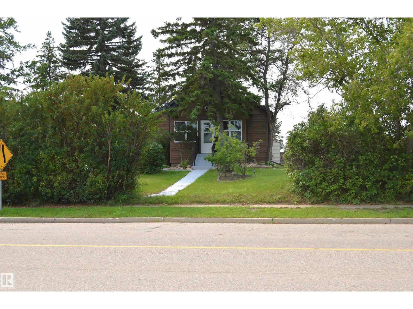 4802 50 St Property Photo 54