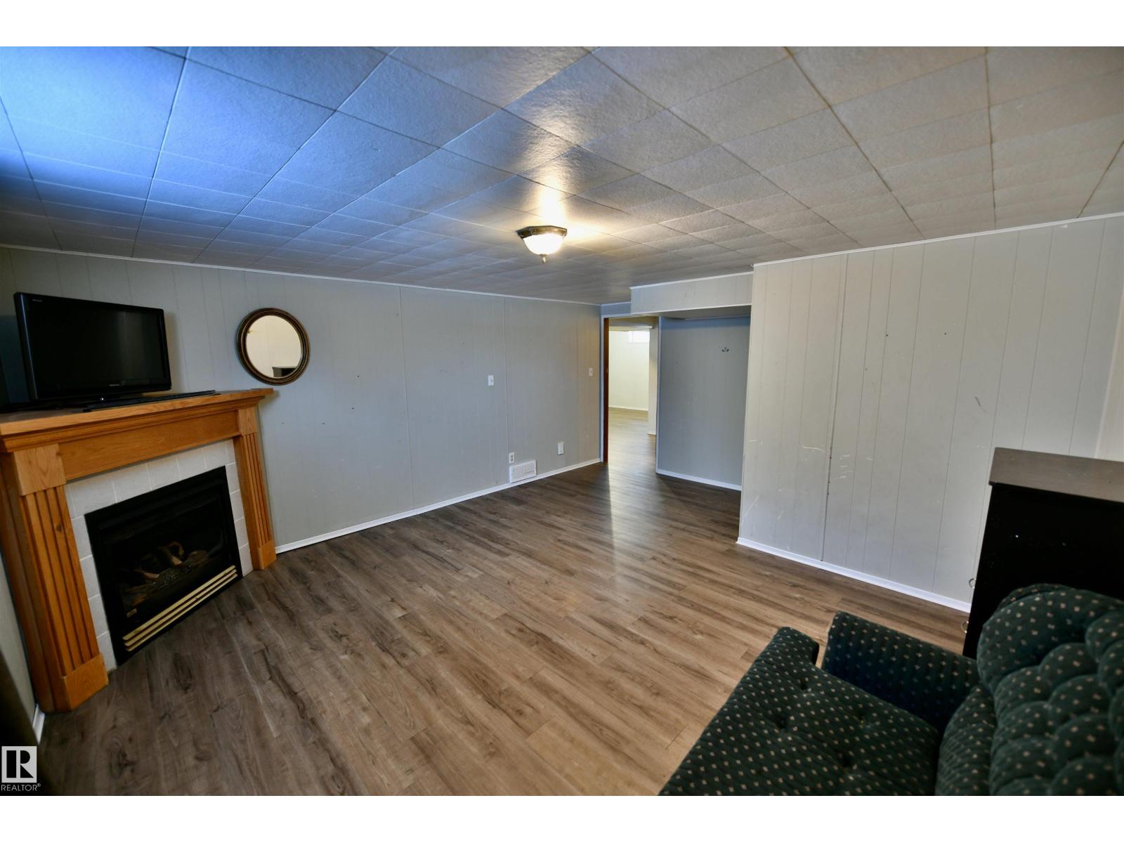 4809 52 St Property Photo 14