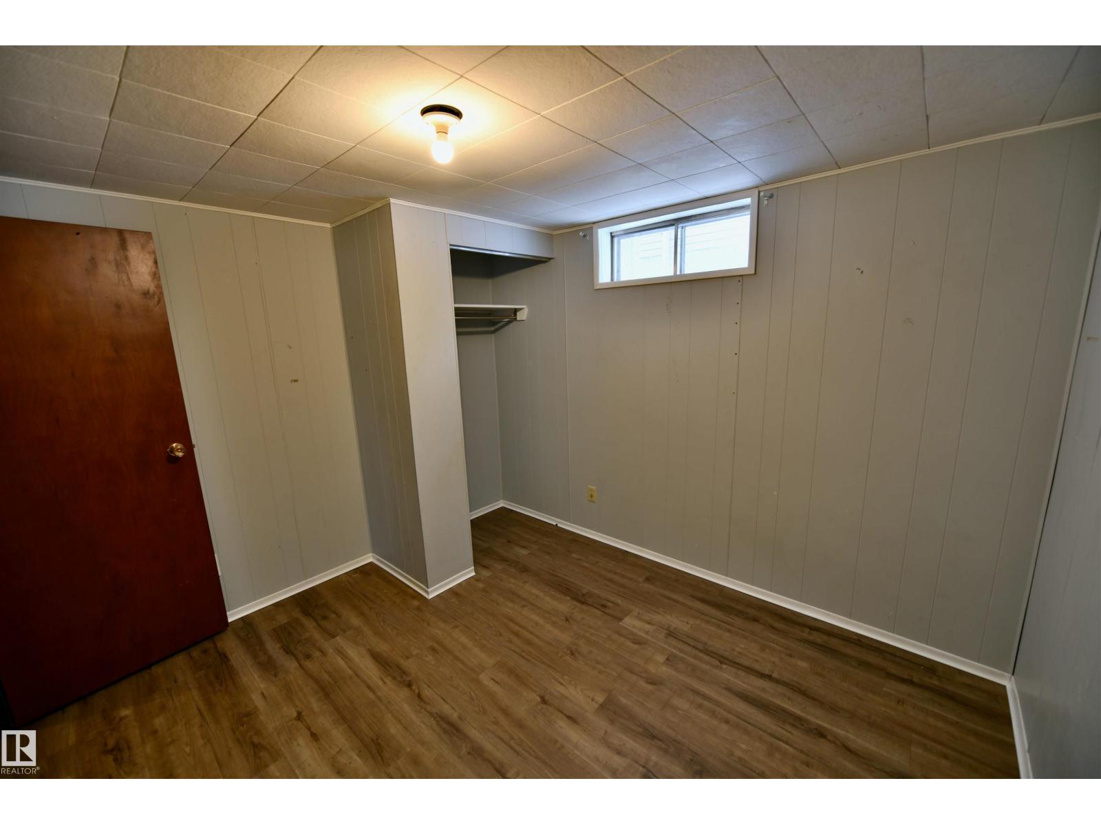 4809 52 St Property Photo 16