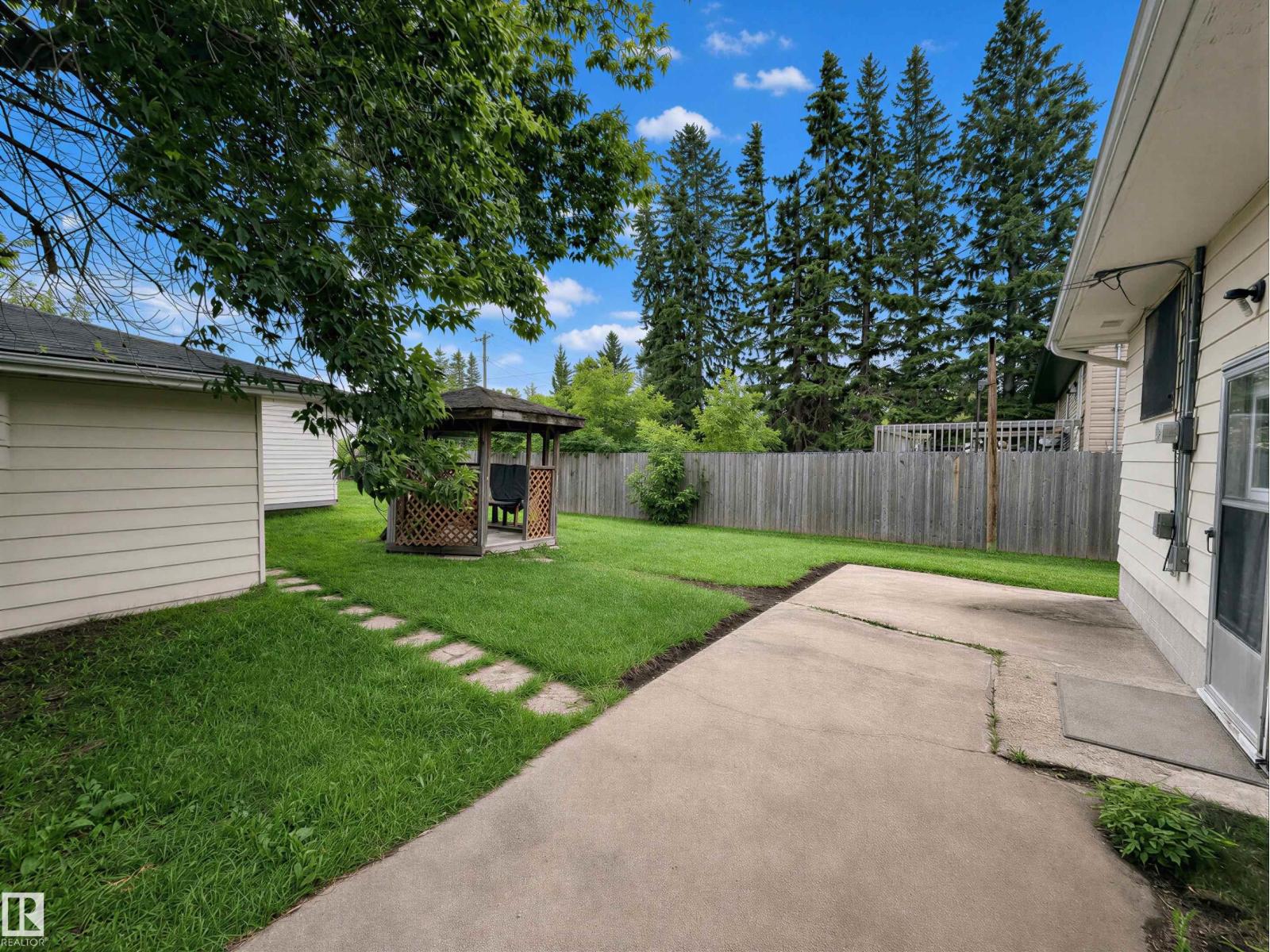 4809 52 St Property Photo 19