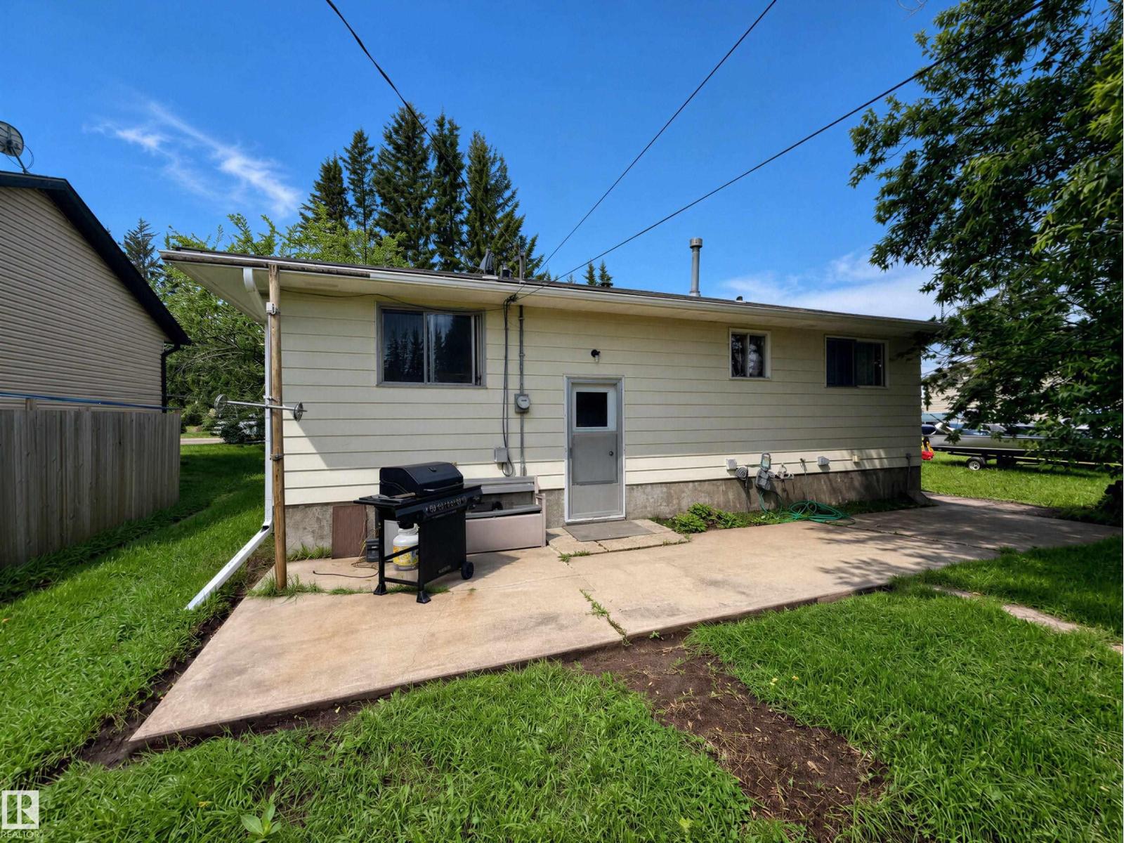4809 52 St Property Photo 21