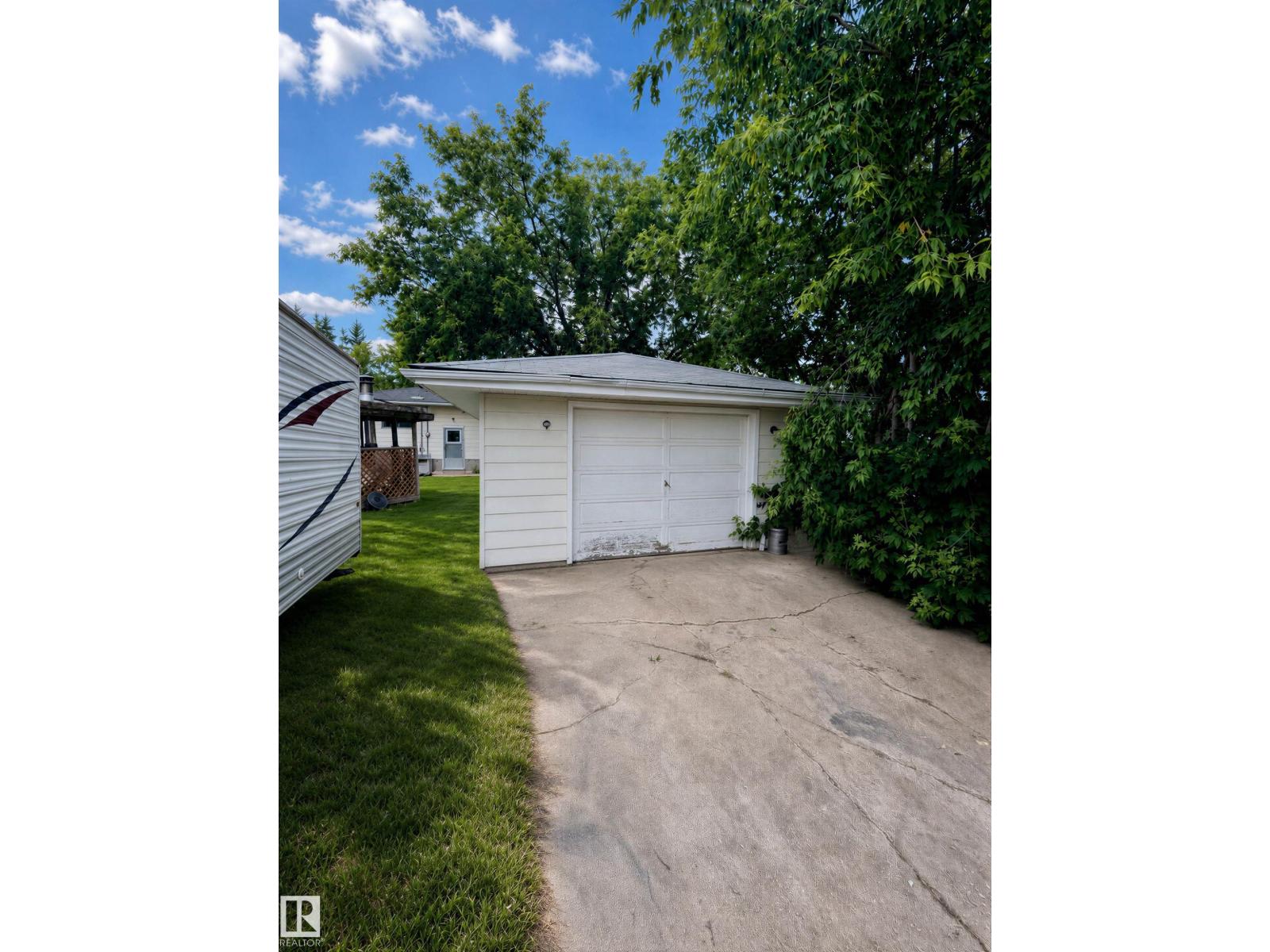 4809 52 St Property Photo 24