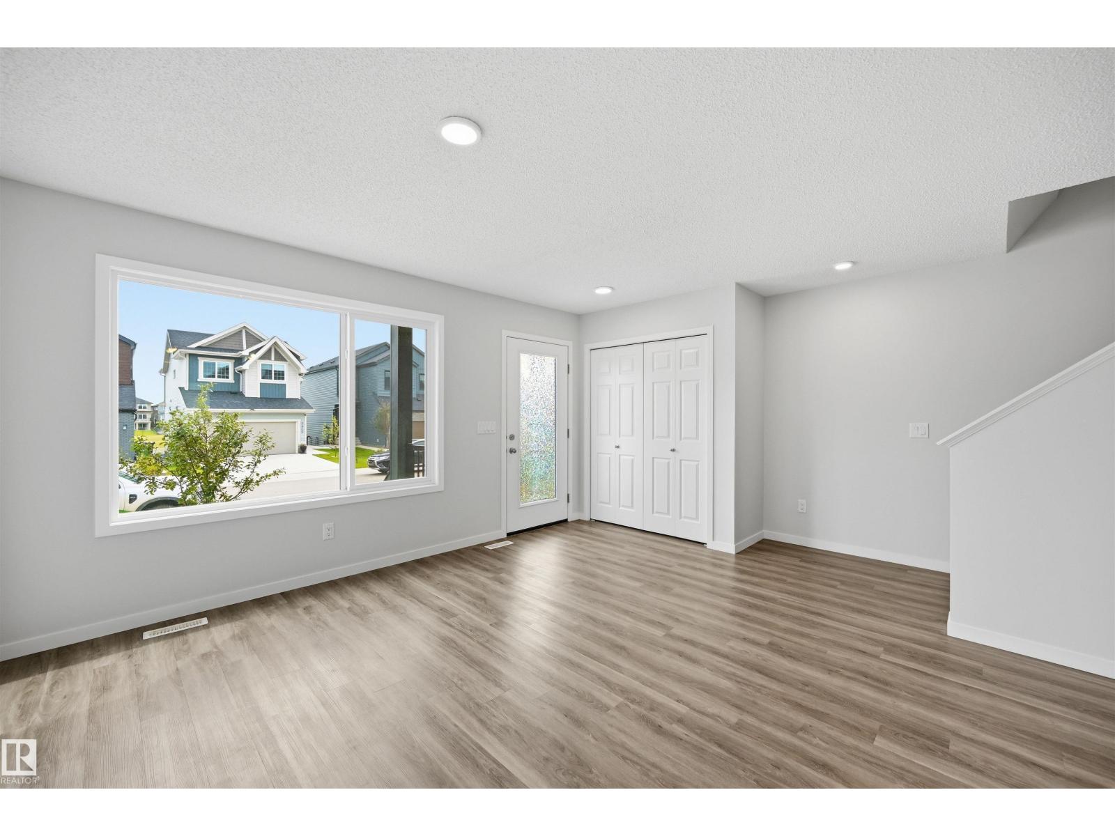 19112 22 Av Nw Property Photo 2