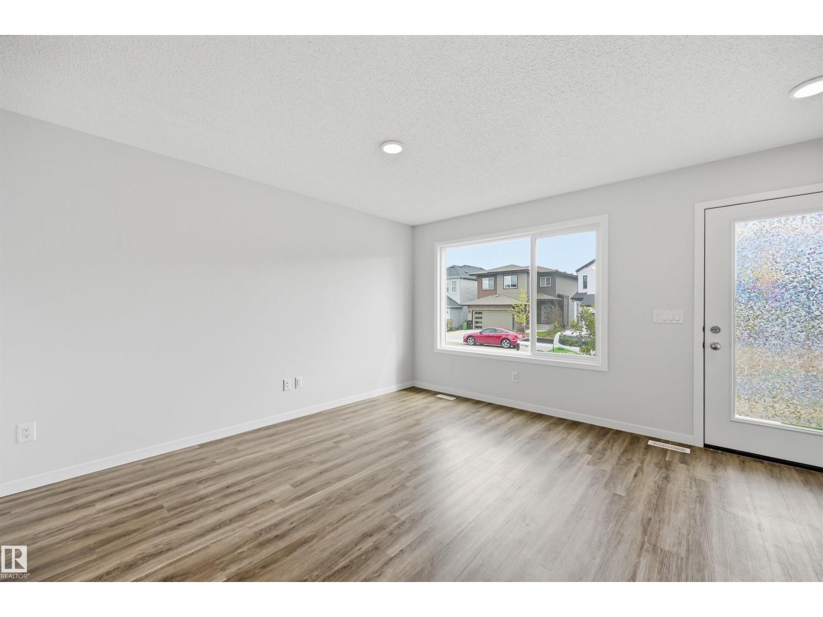 19112 22 Av Nw Property Photo 3