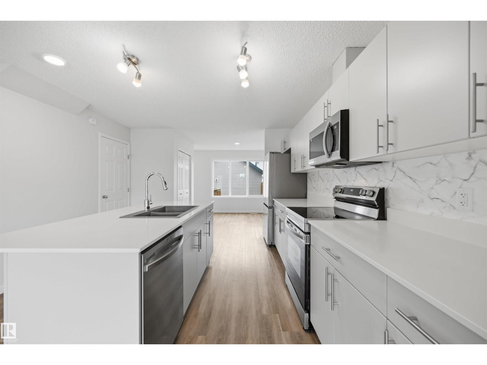 19112 22 Av Nw Property Photo 8