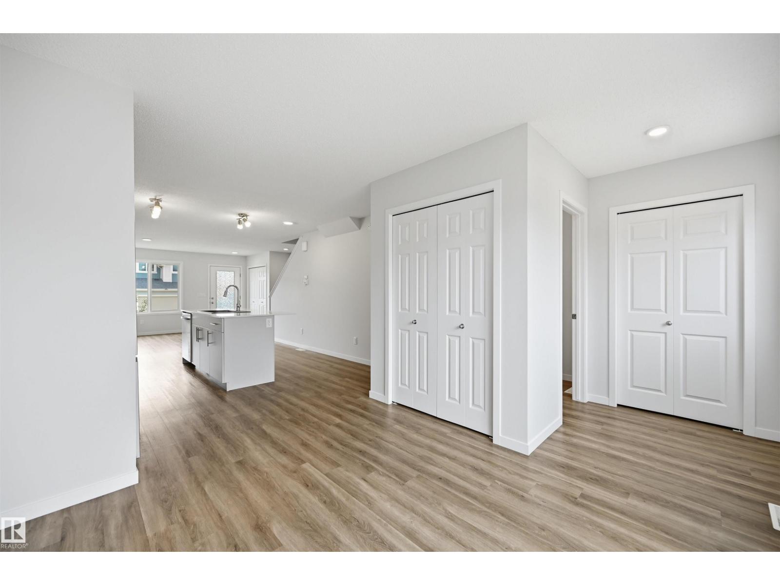 19112 22 Av Nw Property Photo 10