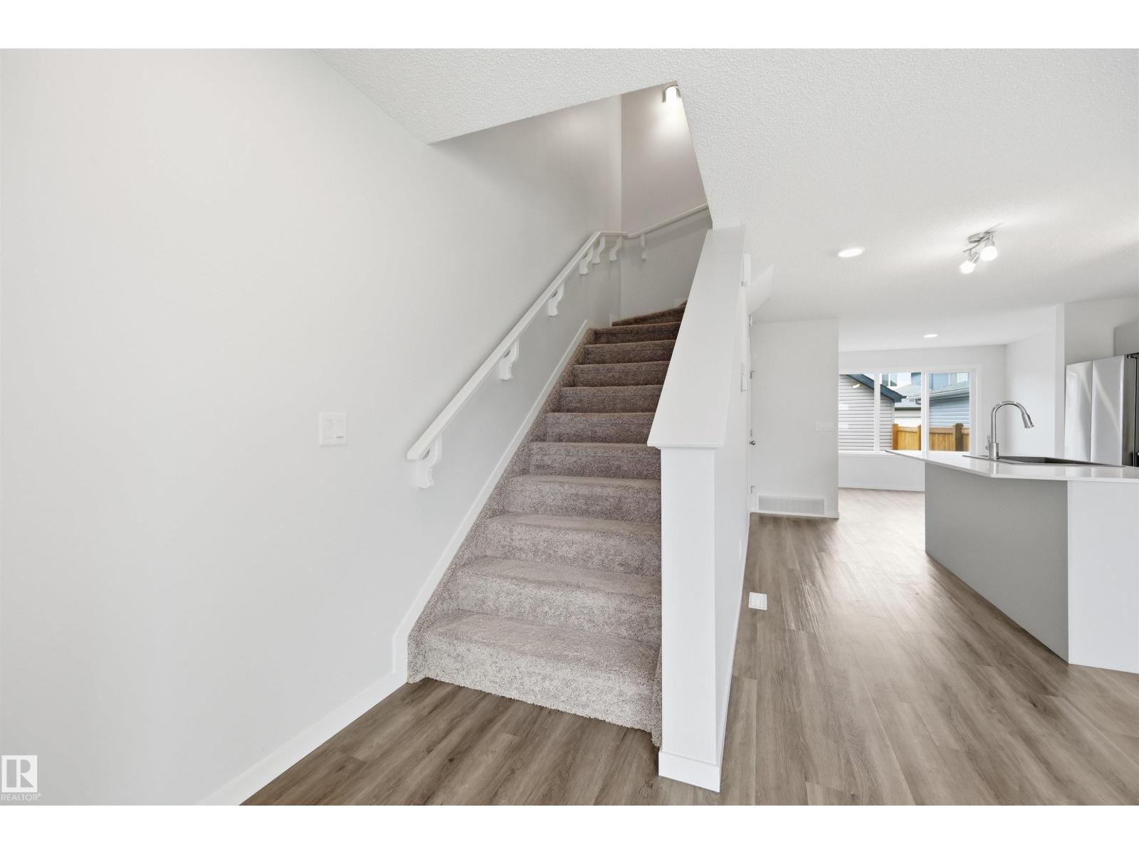 19112 22 Av Nw Property Photo 14