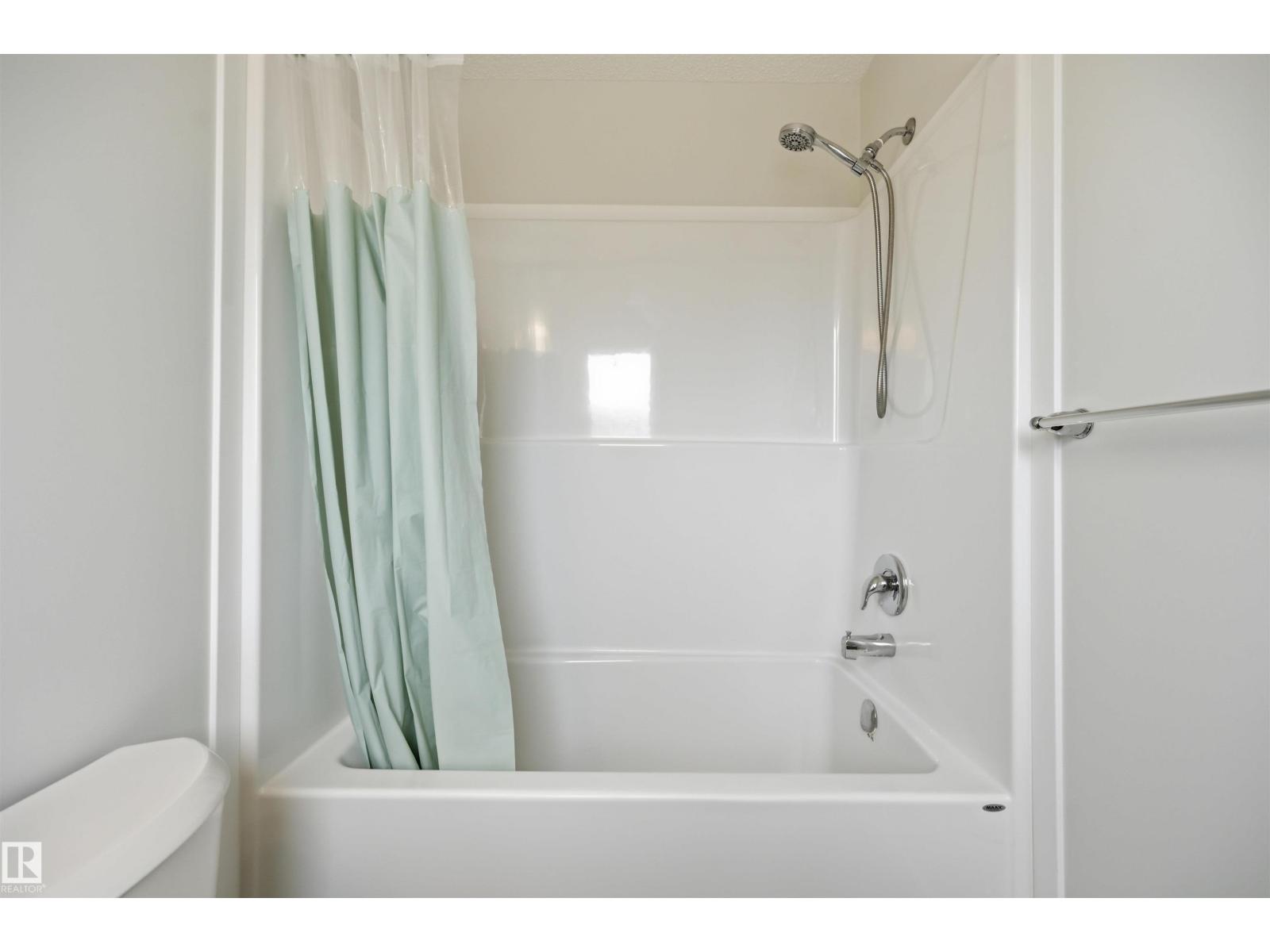 19112 22 Av Nw Property Photo 19