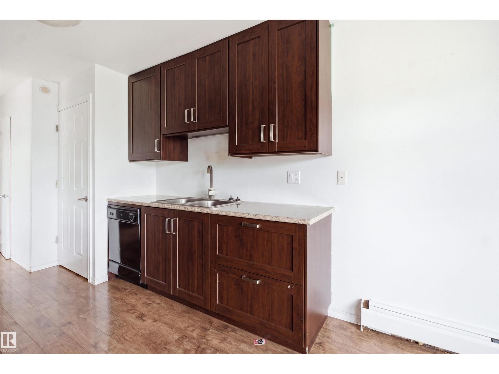 201-7825 159 Street Nw Property Photo 11