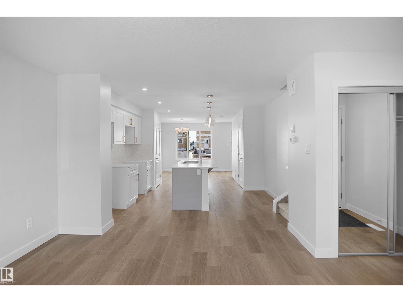 221 Falcon Cr Property Photo 6