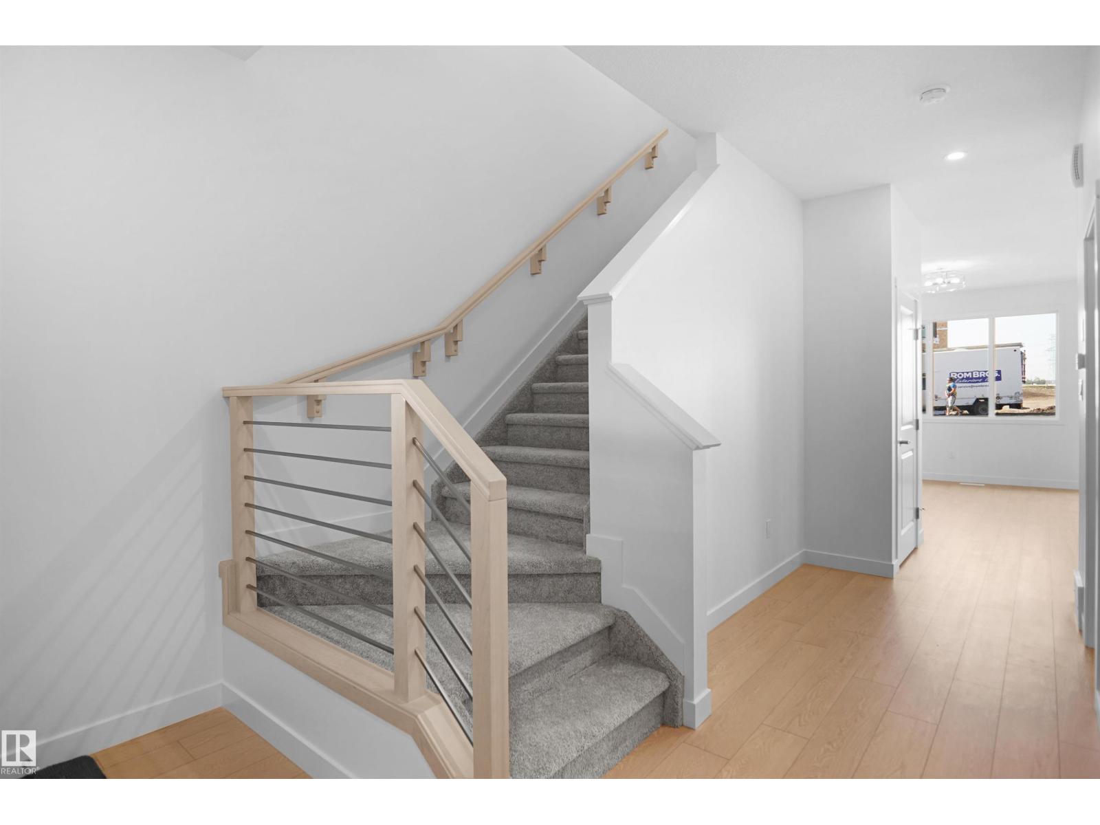 924 17 Av Nw Property Photo 2