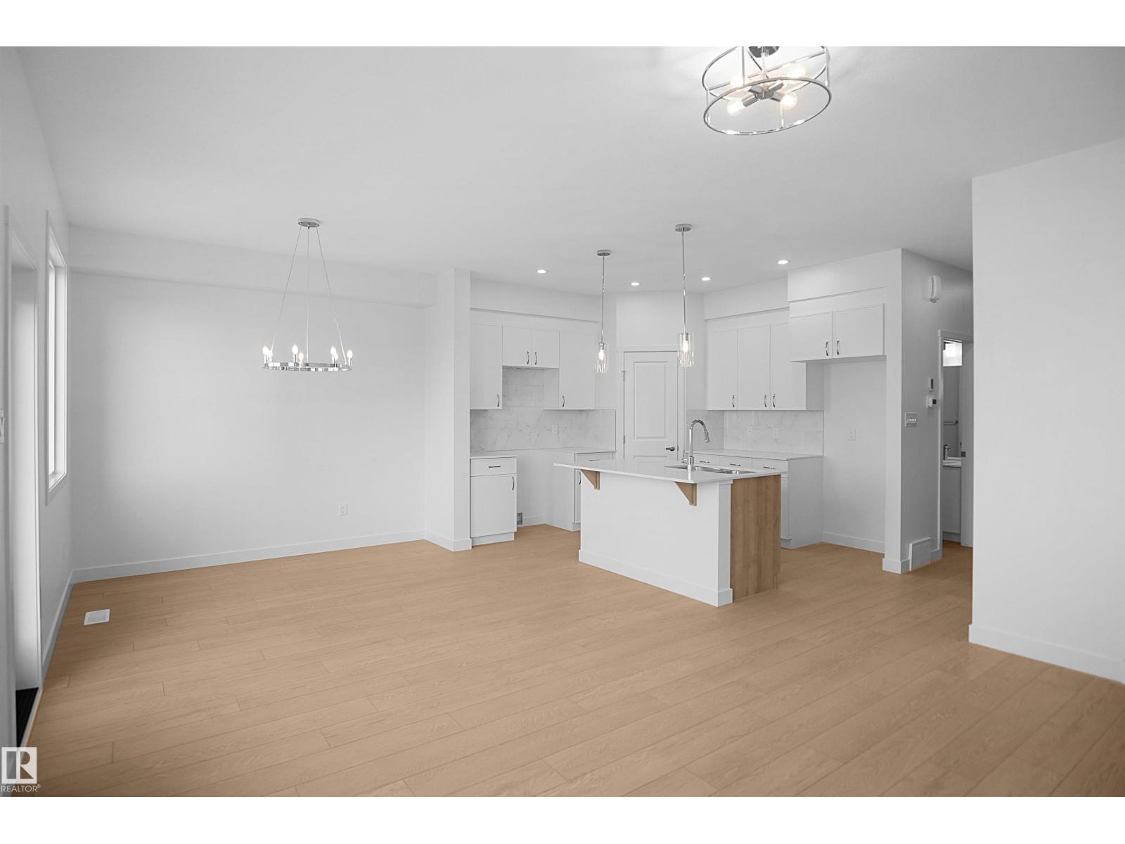 924 17 Av Nw Property Photo 6