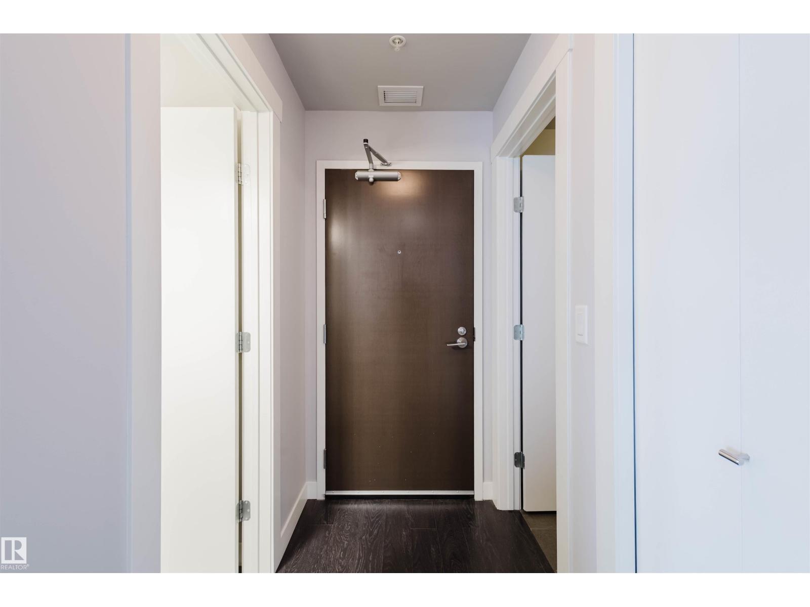 #2207 10226 104 St Nw Property Photo 4
