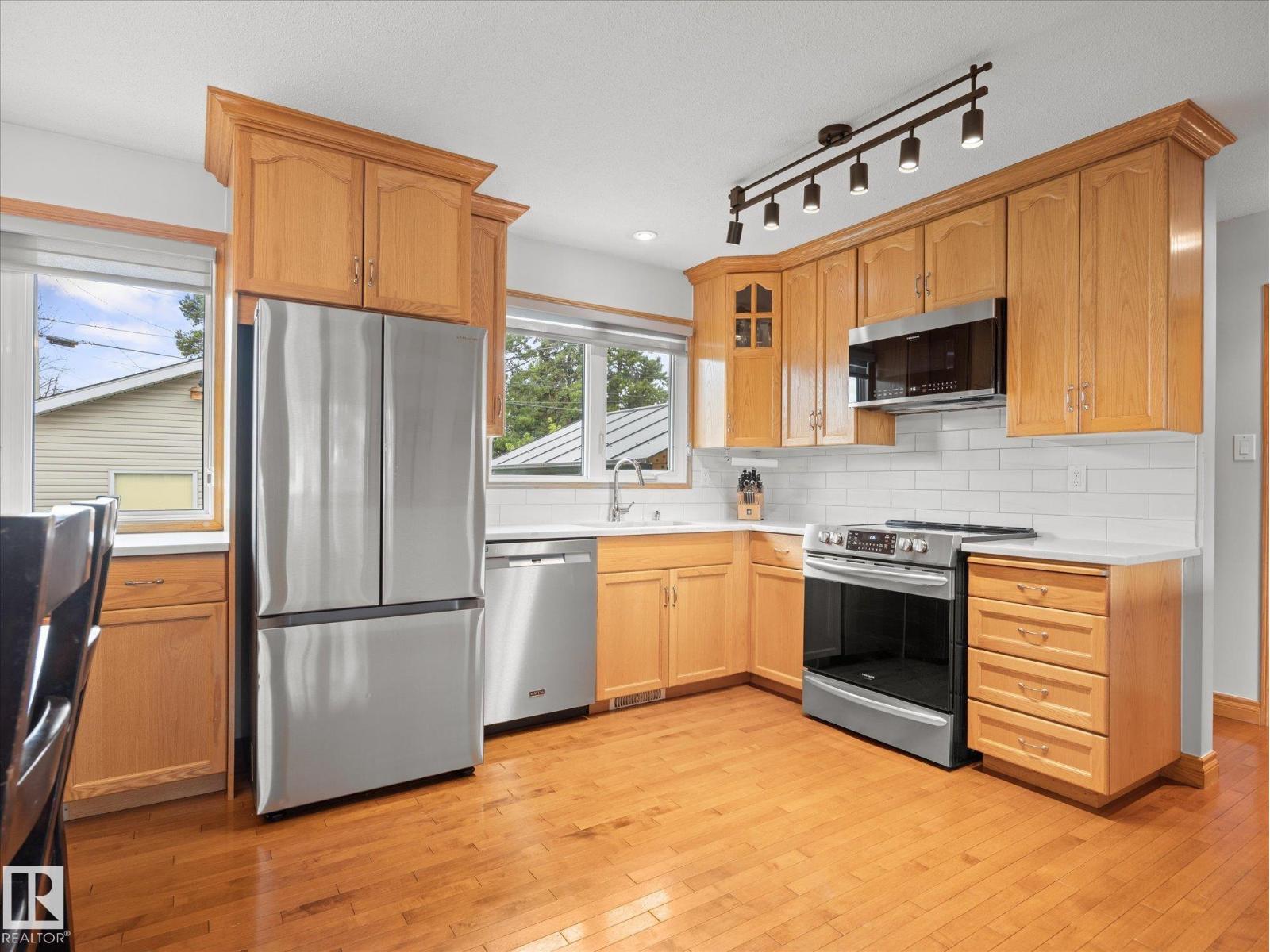 7 Camelot Av Property Photo 9
