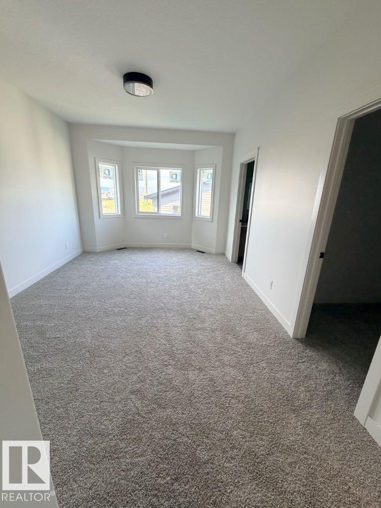 114 Alberta St Property Photo 13