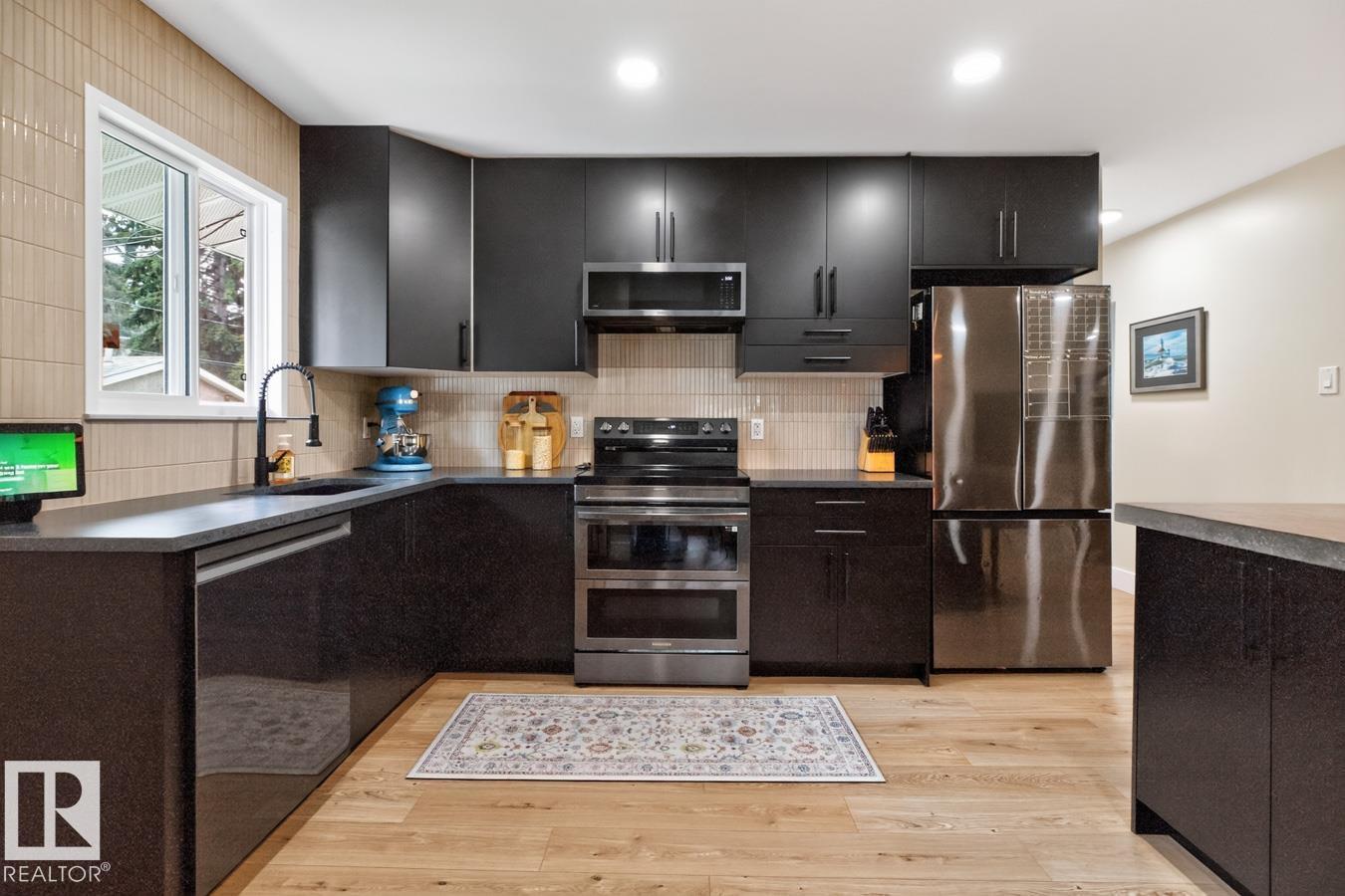 6807 101a Av Nw Property Photo 14