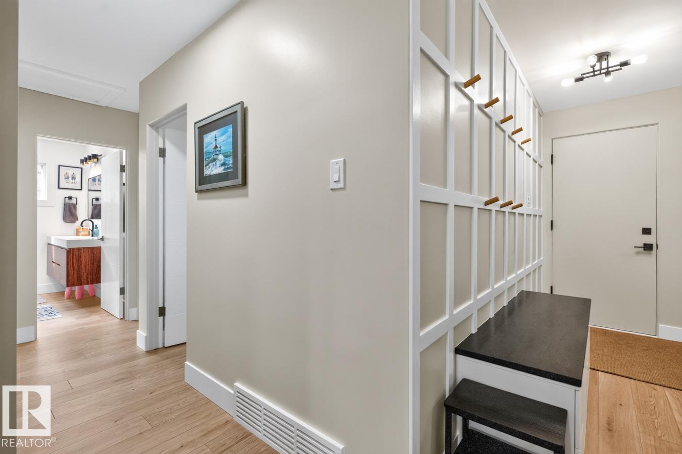 6807 101a Av Nw Property Photo 18