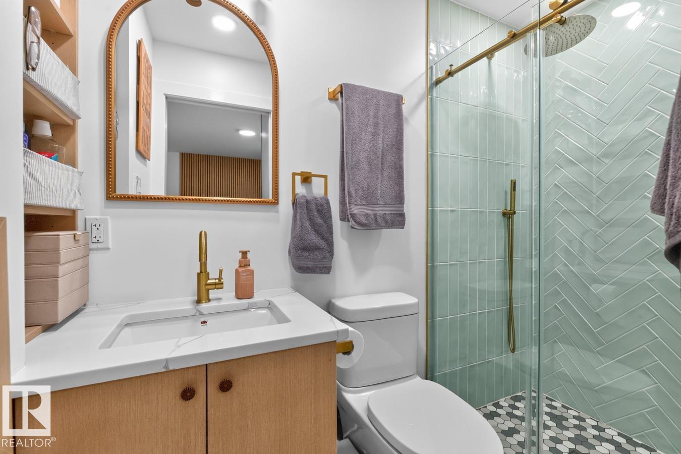 6807 101a Av Nw Property Photo 22