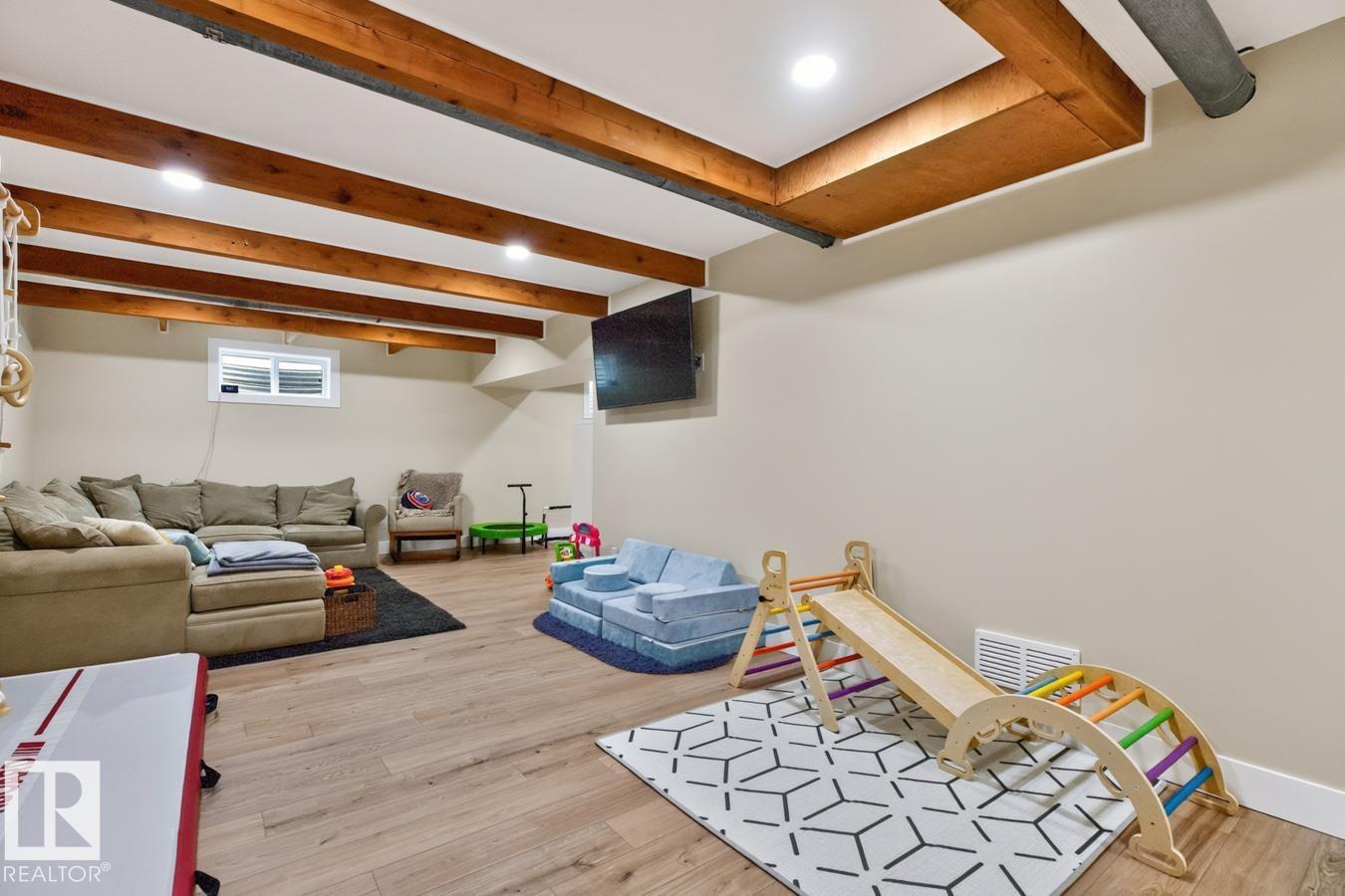 6807 101a Av Nw Property Photo 29