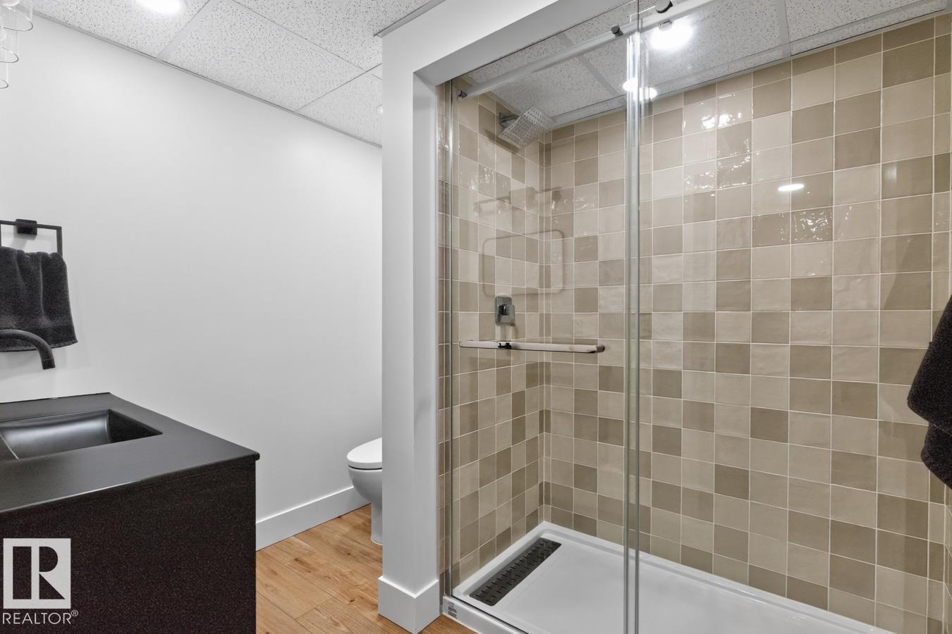 6807 101a Av Nw Property Photo 33