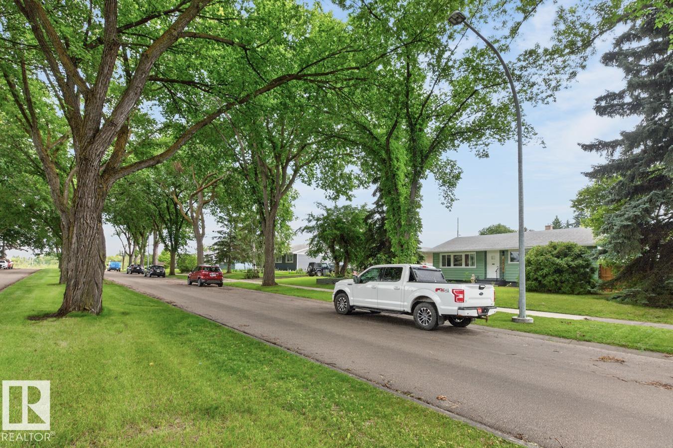 6807 101a Av Nw Property Photo 45